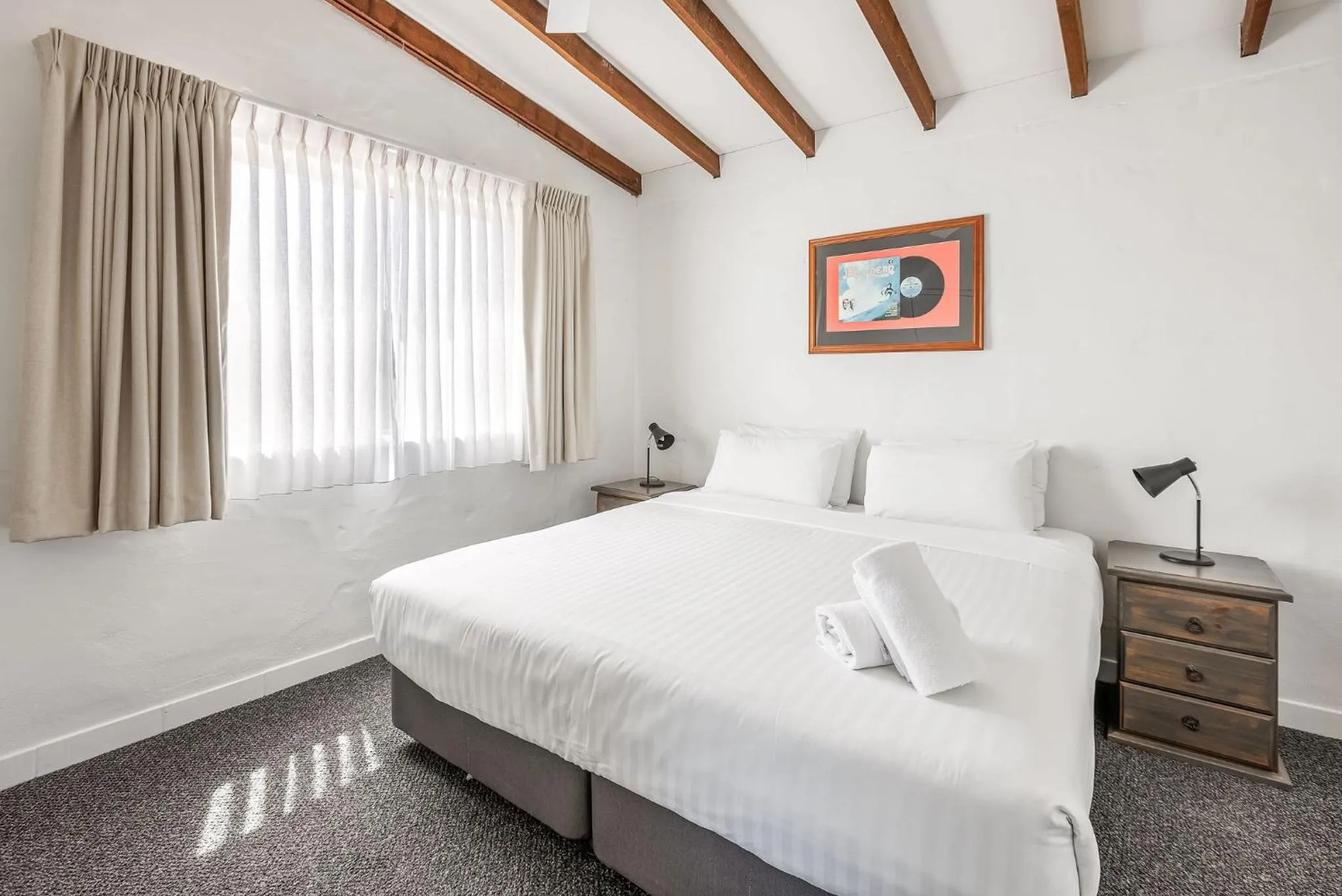 Bed in Canal Rocks Beachfront Apartments