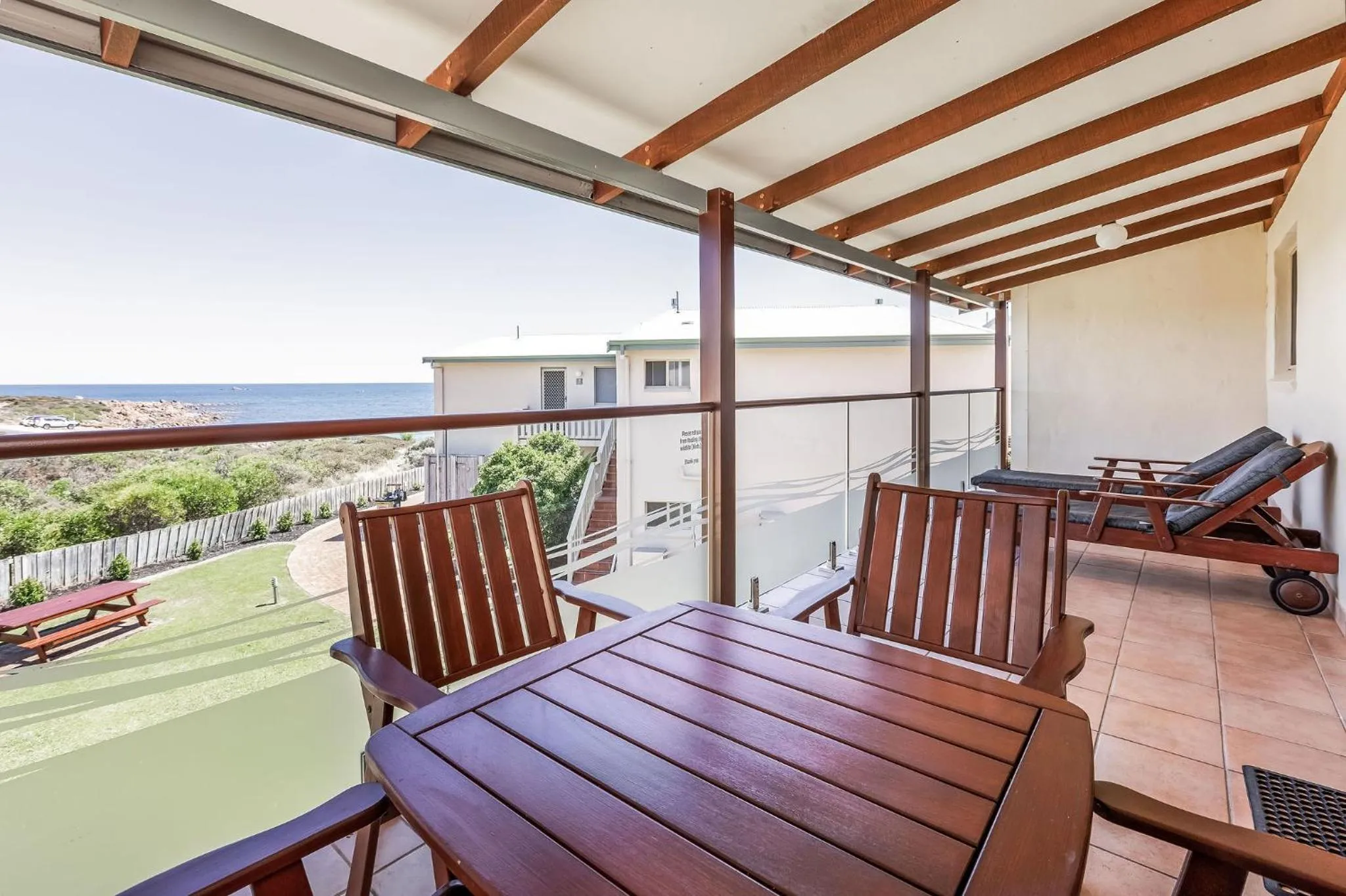 Canal Rocks Beachfront Apartments