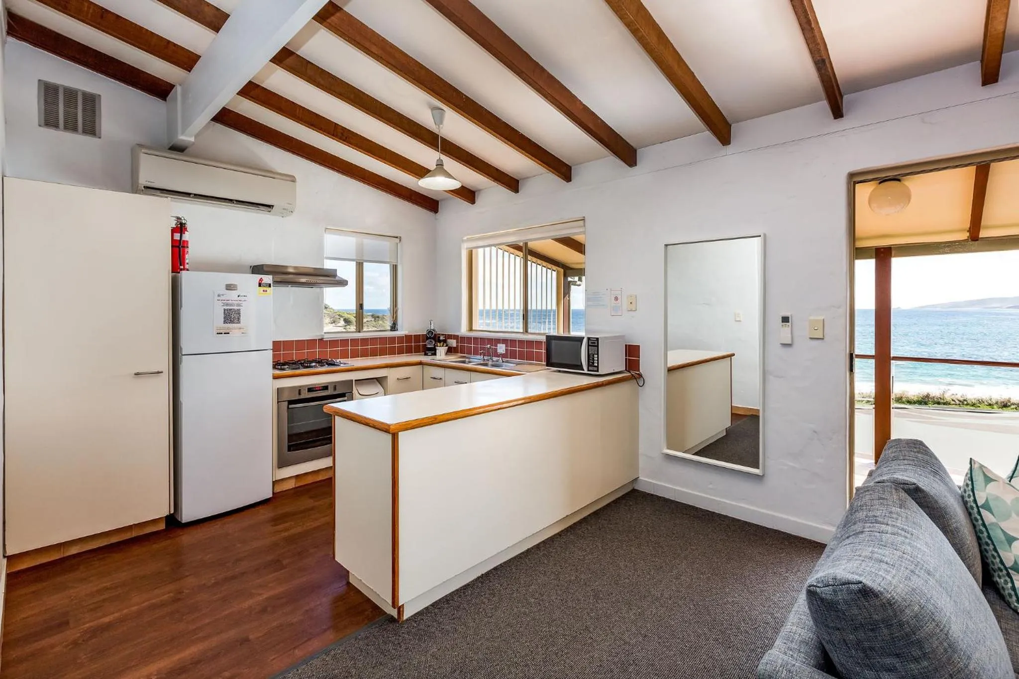 Canal Rocks Beachfront Apartments