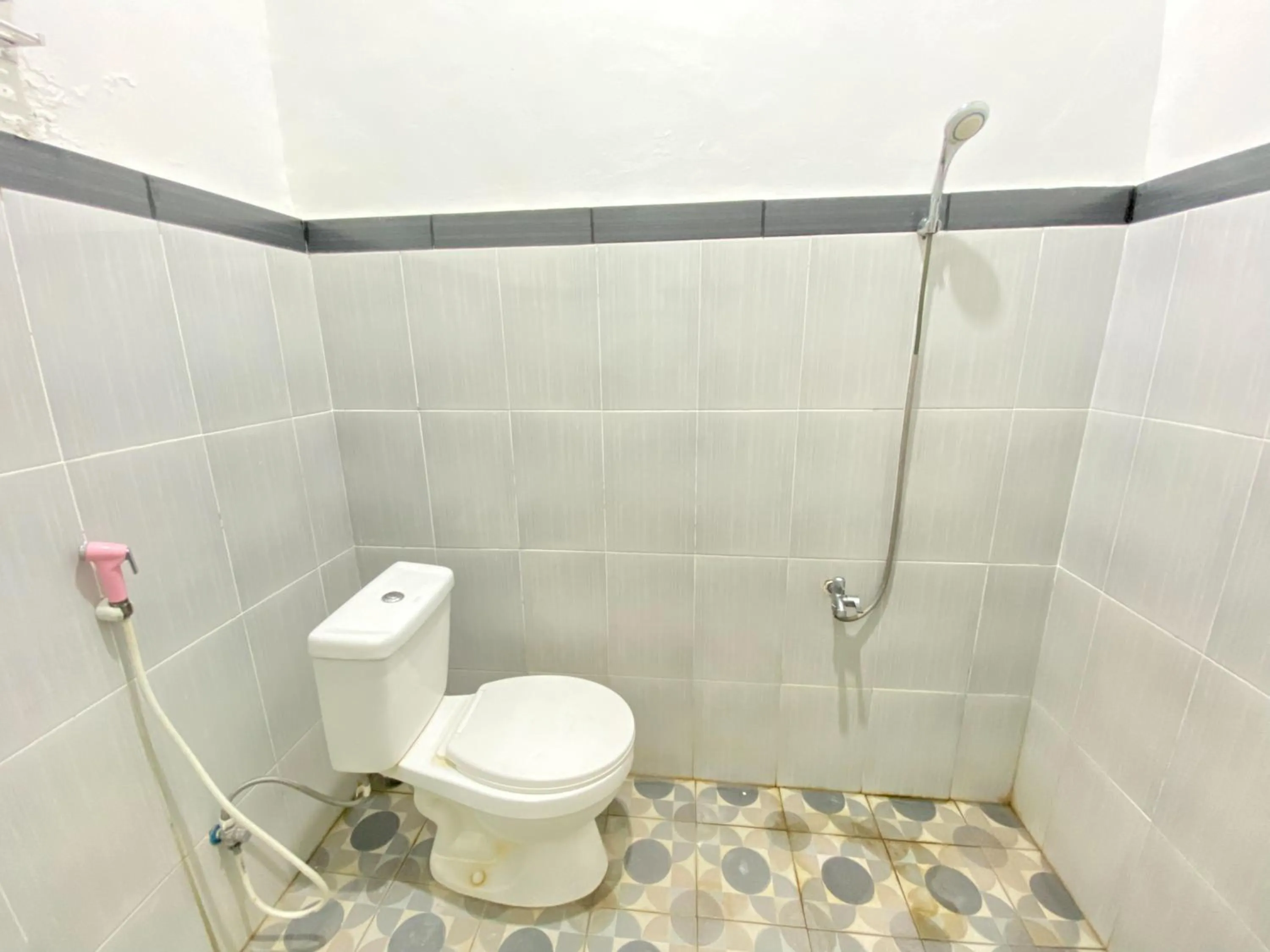 RedDoorz @ Porodisa Homestay Palu