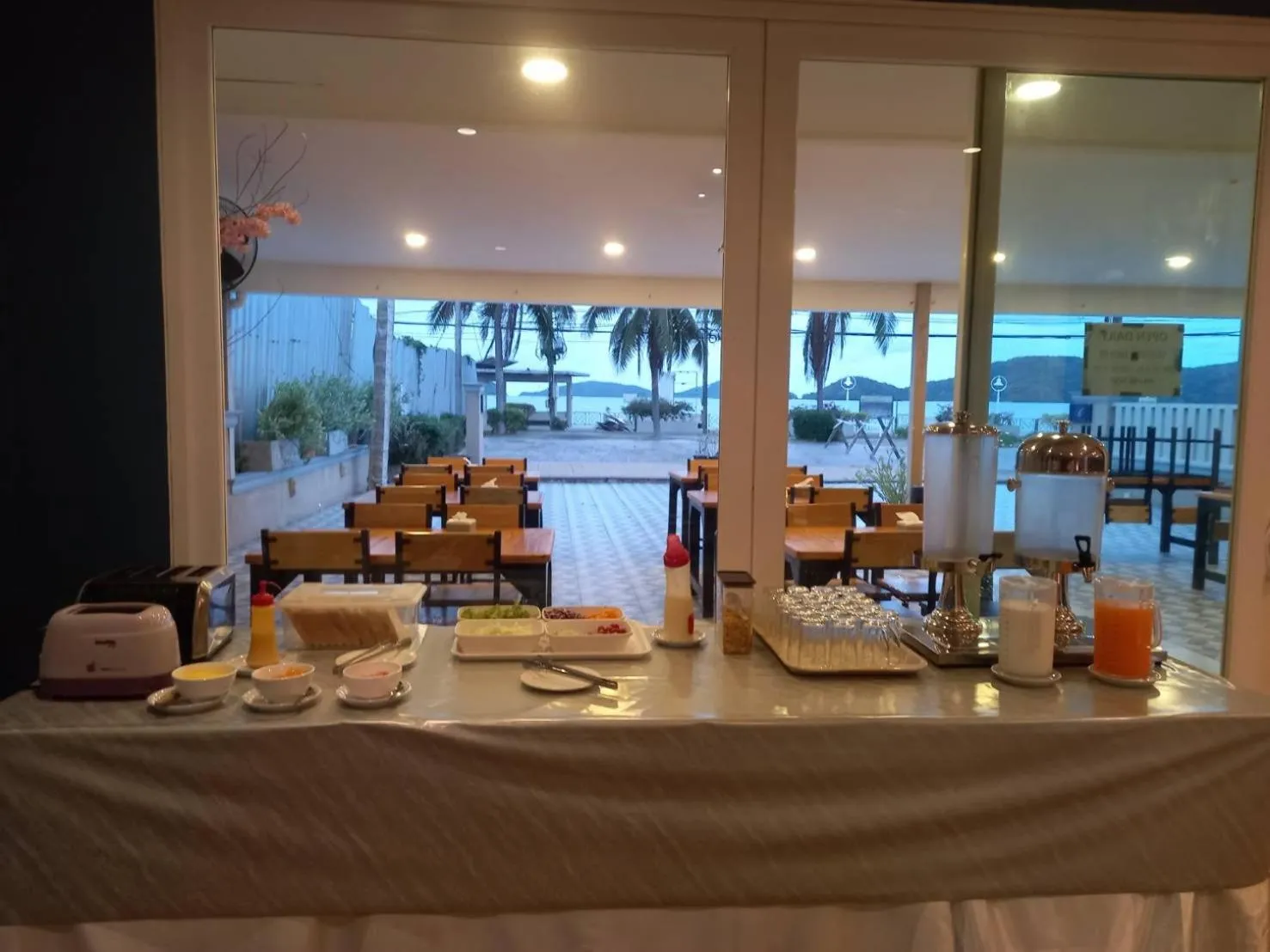 Restaurant/places to eat in Panwa Beach Side Beachfront