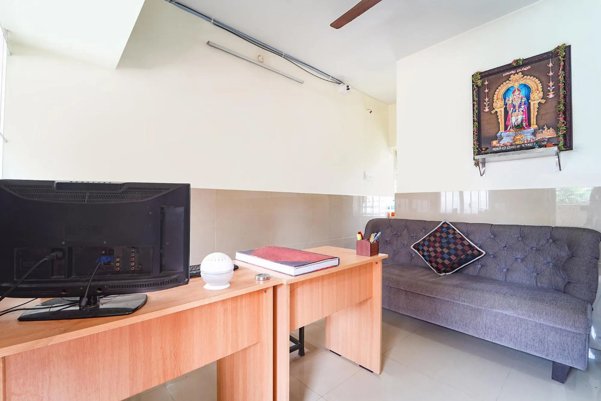 Lobby or reception in FabExpress Clover Castle - Nr Coimbatore International Airport