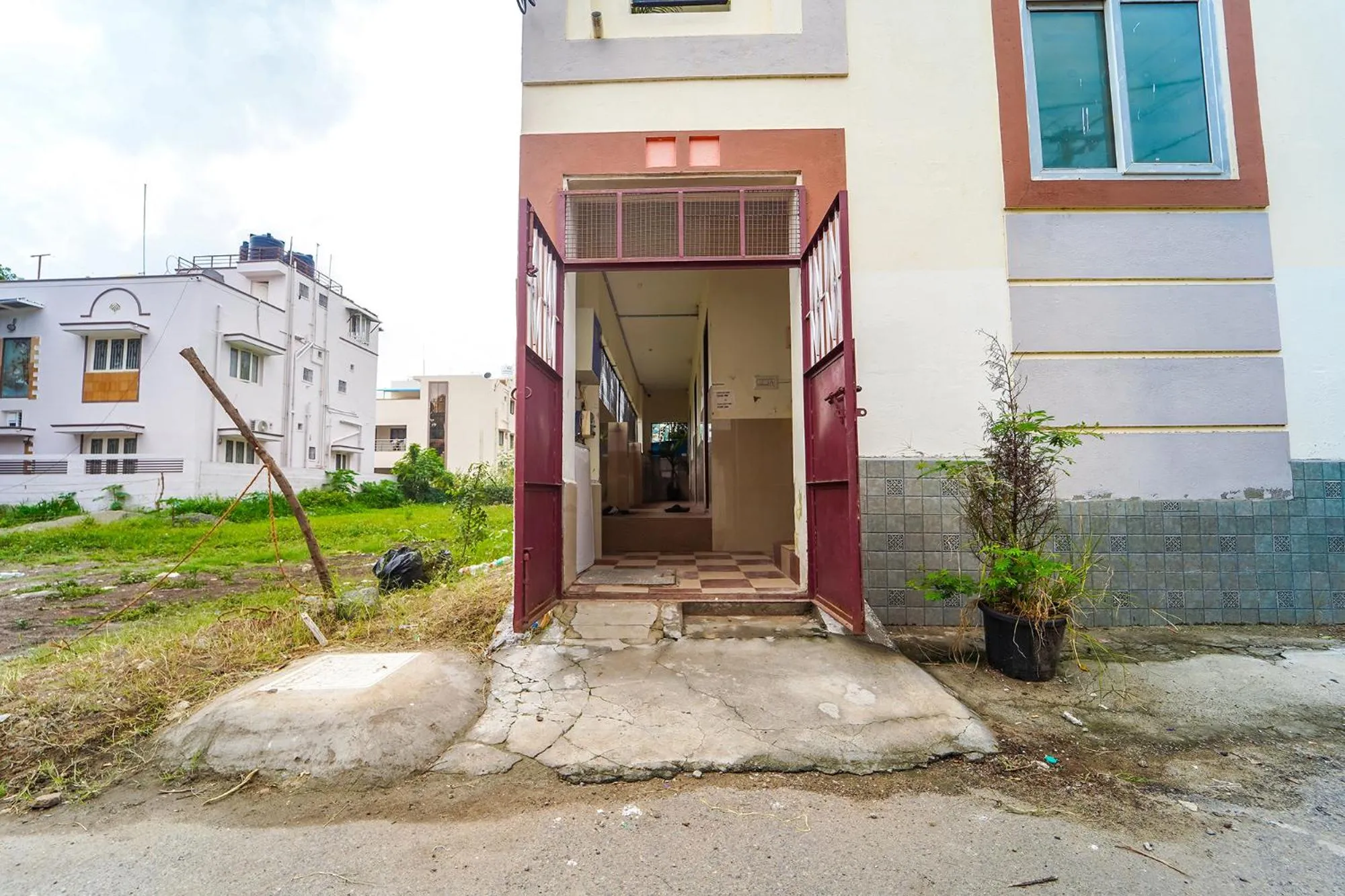 Facade/entrance in FabExpress Clover Castle - Nr Coimbatore International Airport