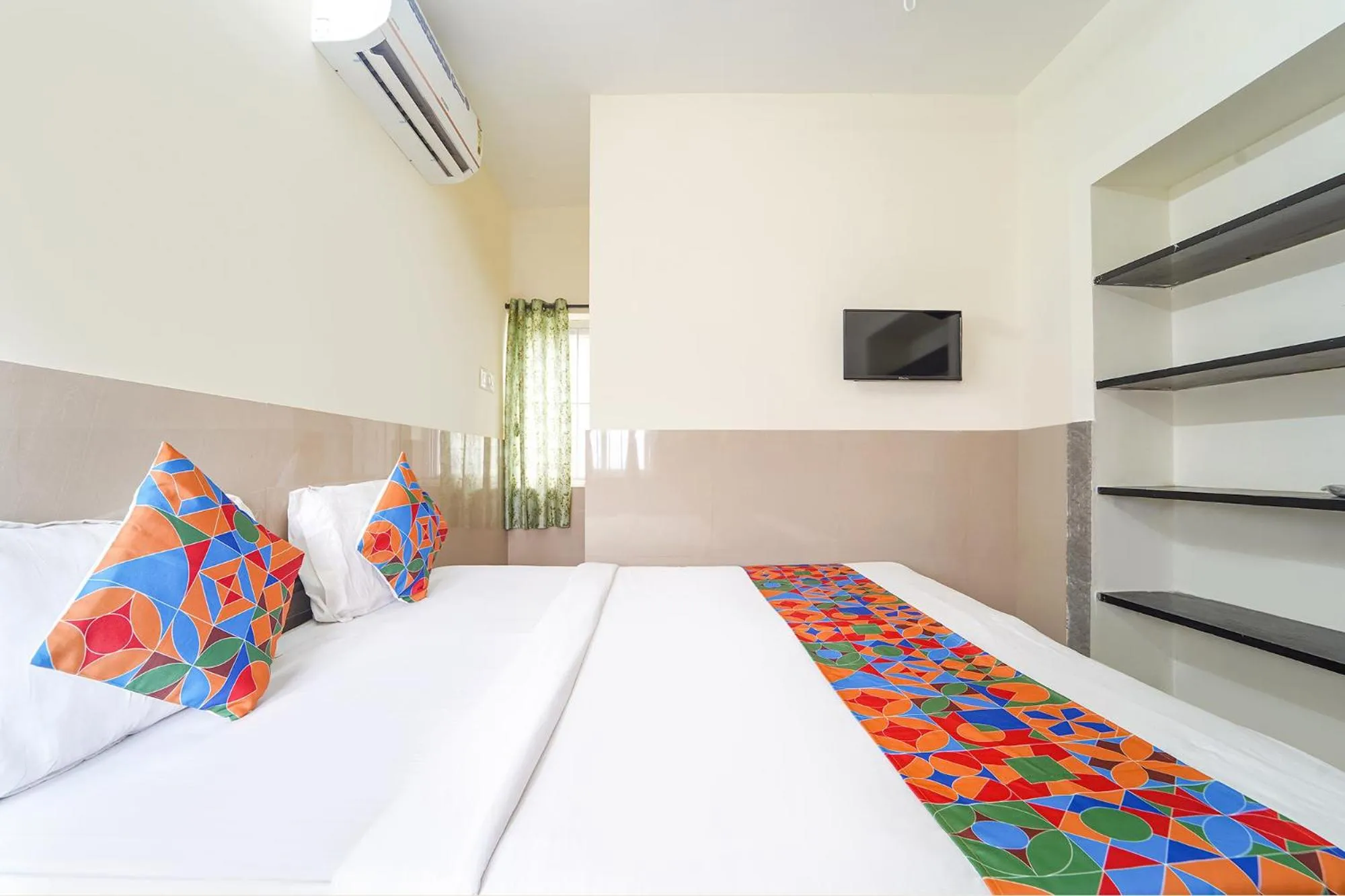 Bed in FabExpress Clover Castle - Nr Coimbatore International Airport