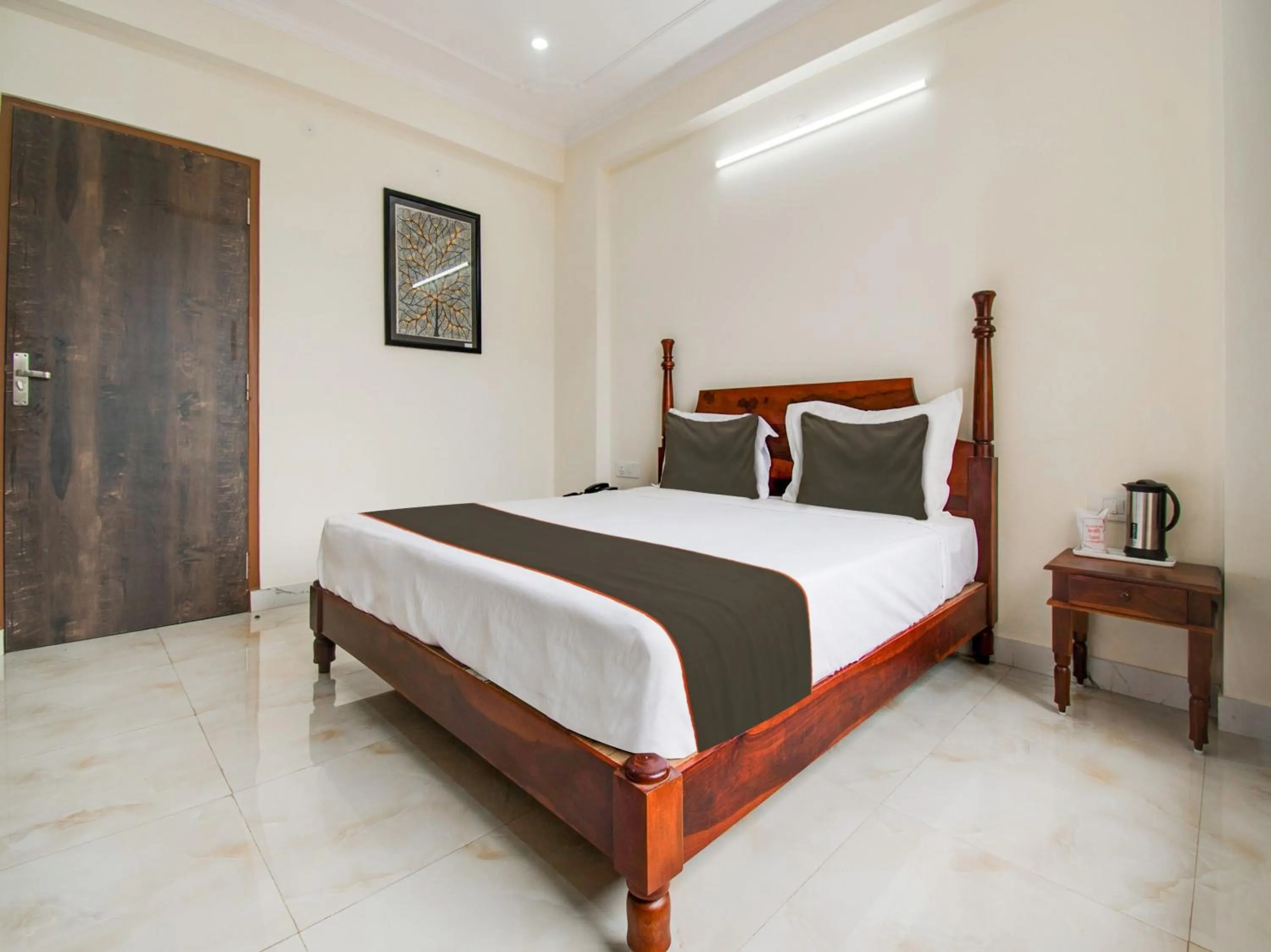 Bedroom in OYO Hotel O Omeshwari