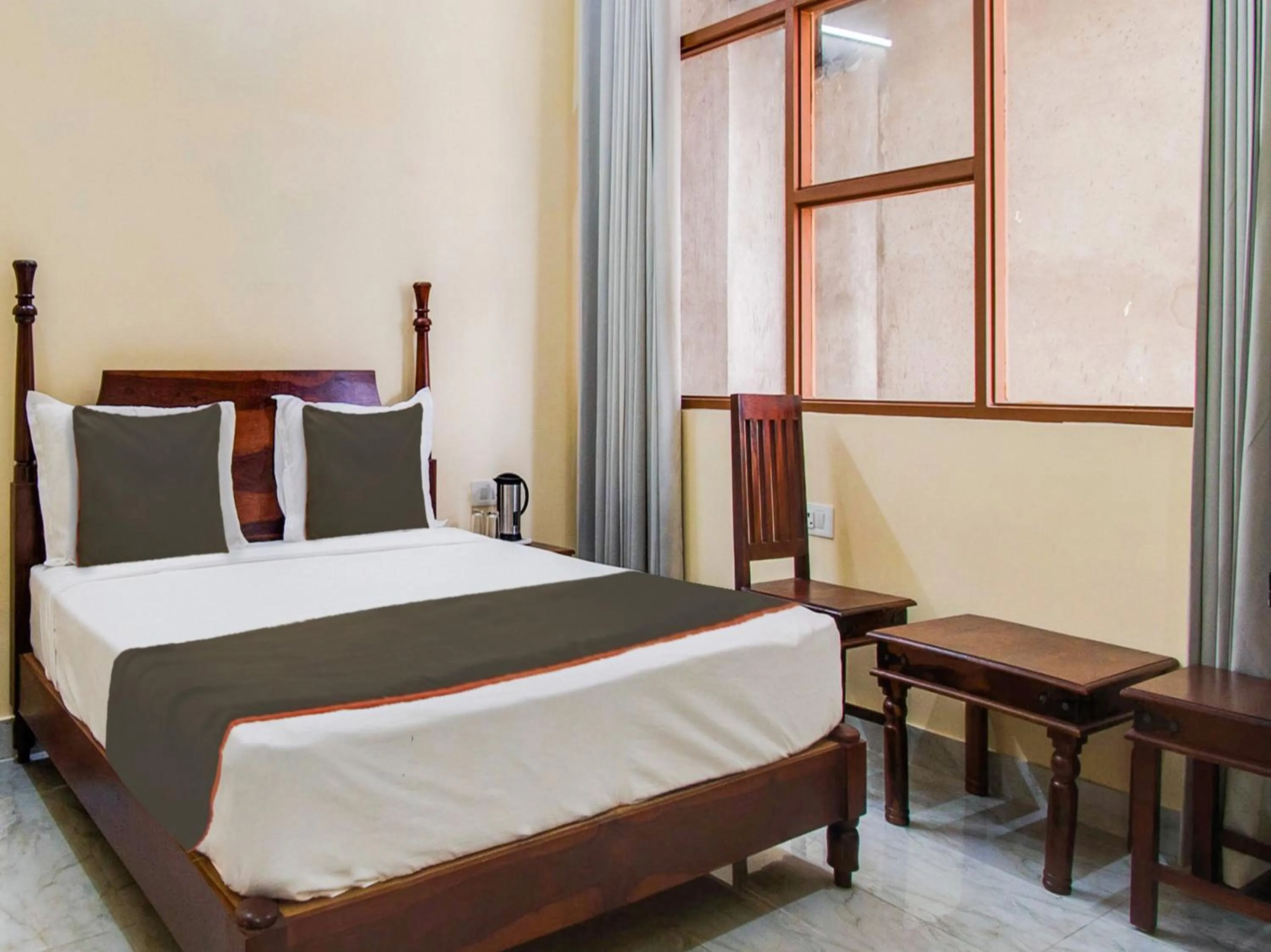 Bedroom in OYO Hotel O Omeshwari