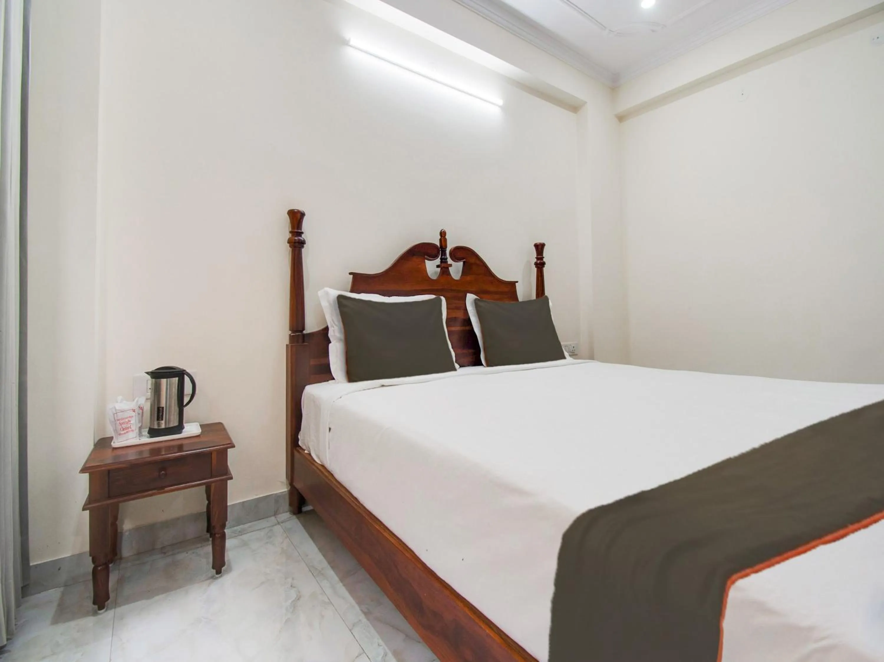 Bedroom in OYO Hotel O Omeshwari