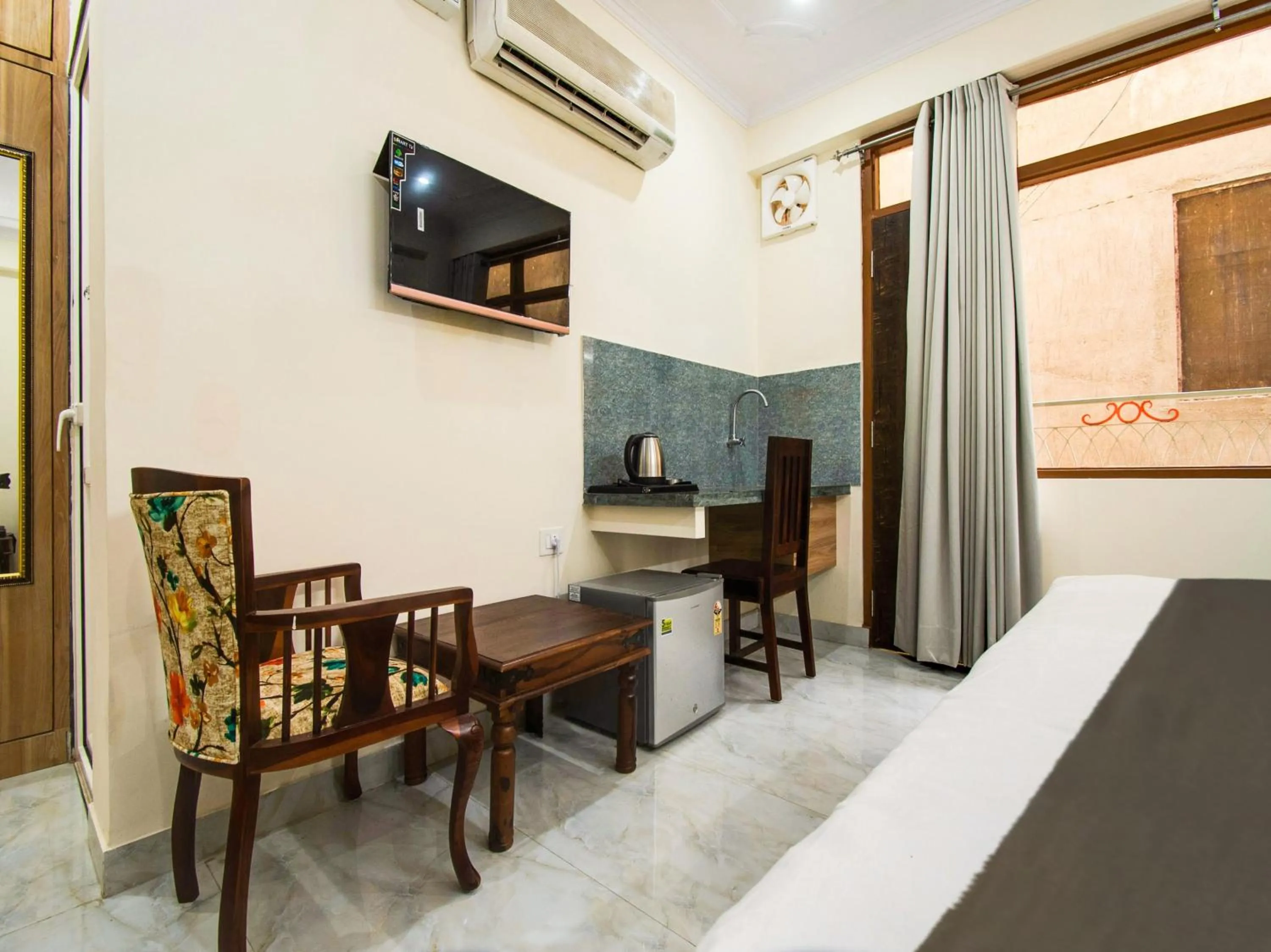 Bedroom in OYO Hotel O Omeshwari