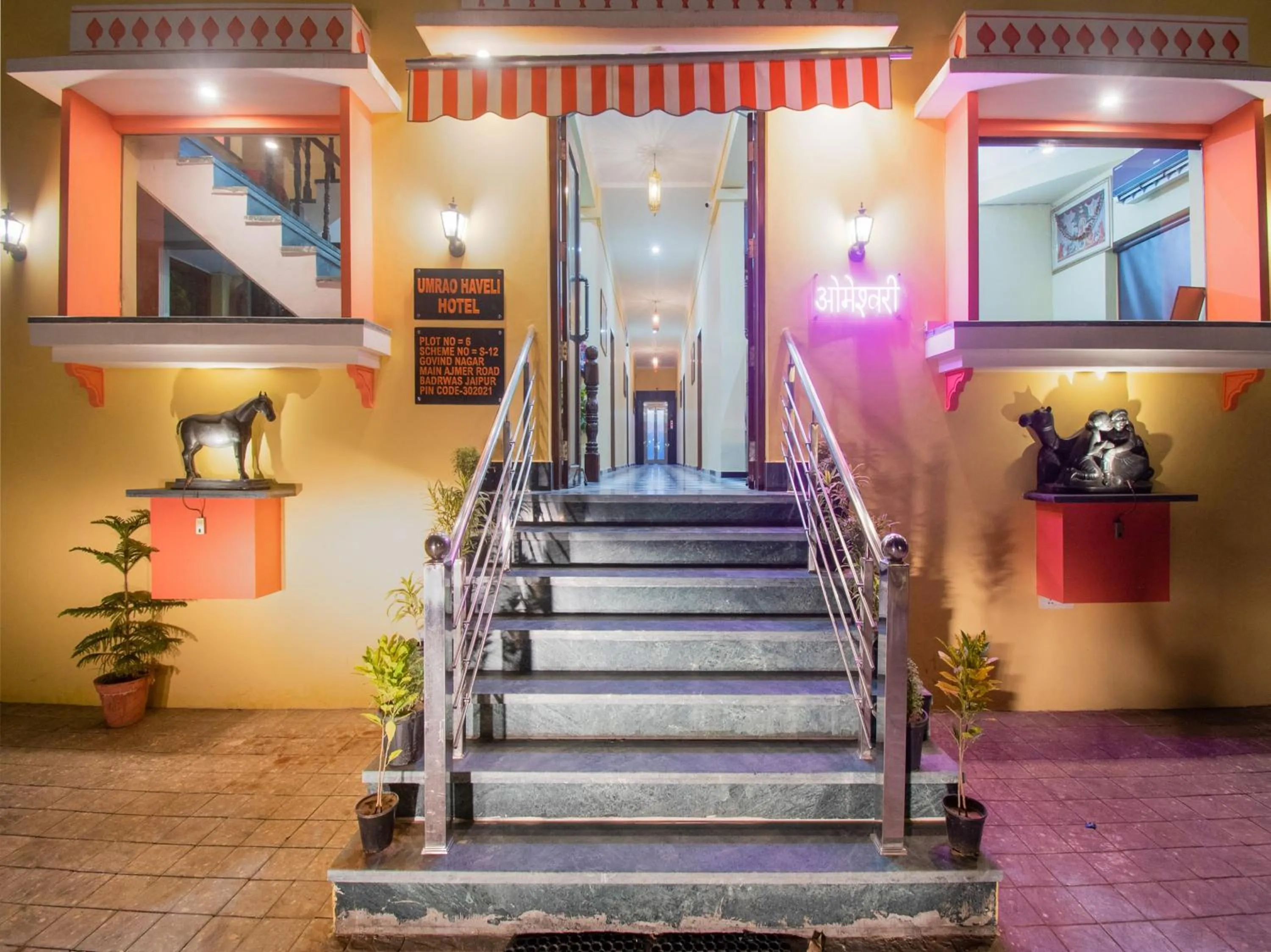 Facade/entrance in OYO Hotel O Omeshwari