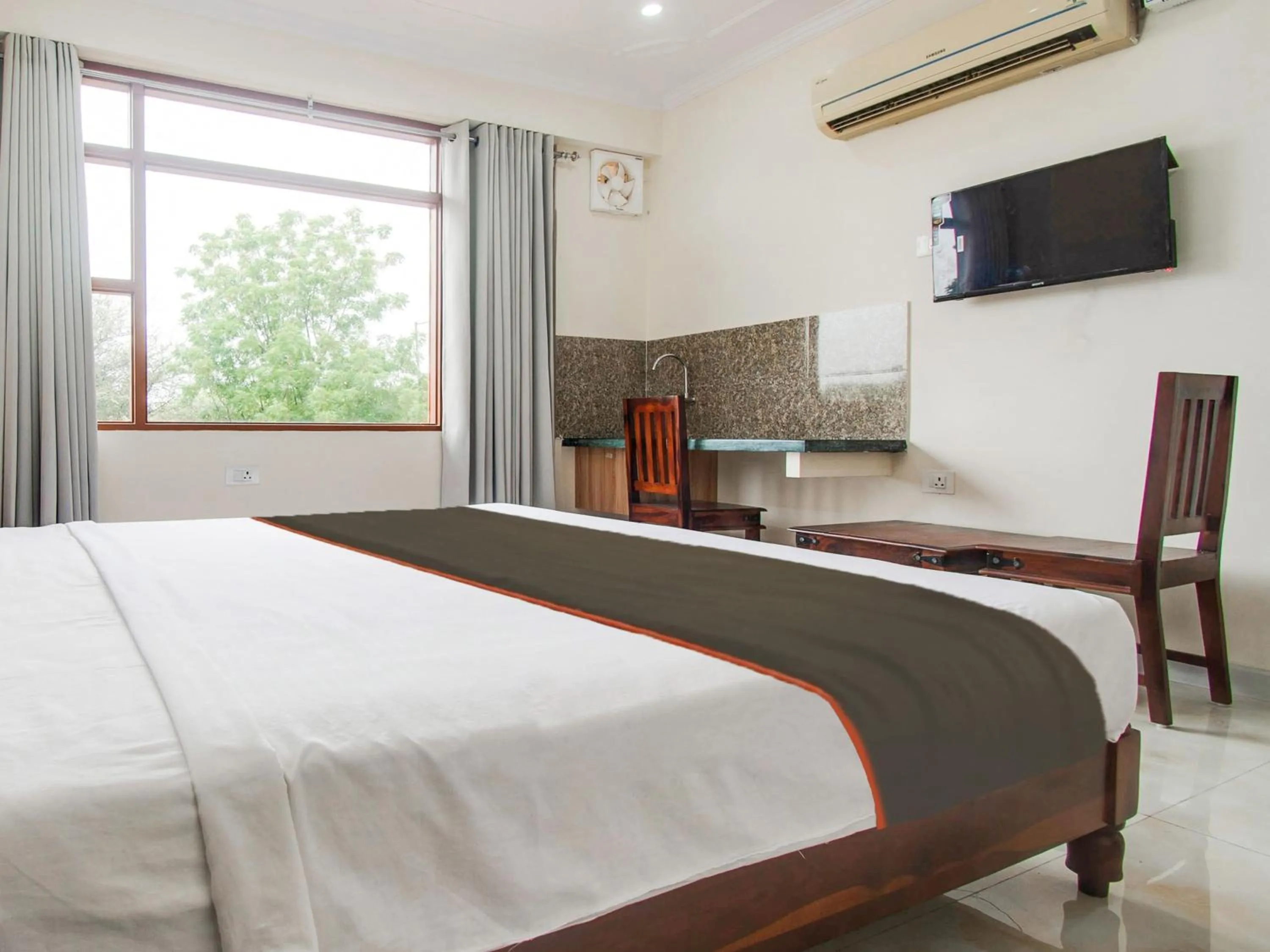 Bathroom in OYO Hotel O Omeshwari