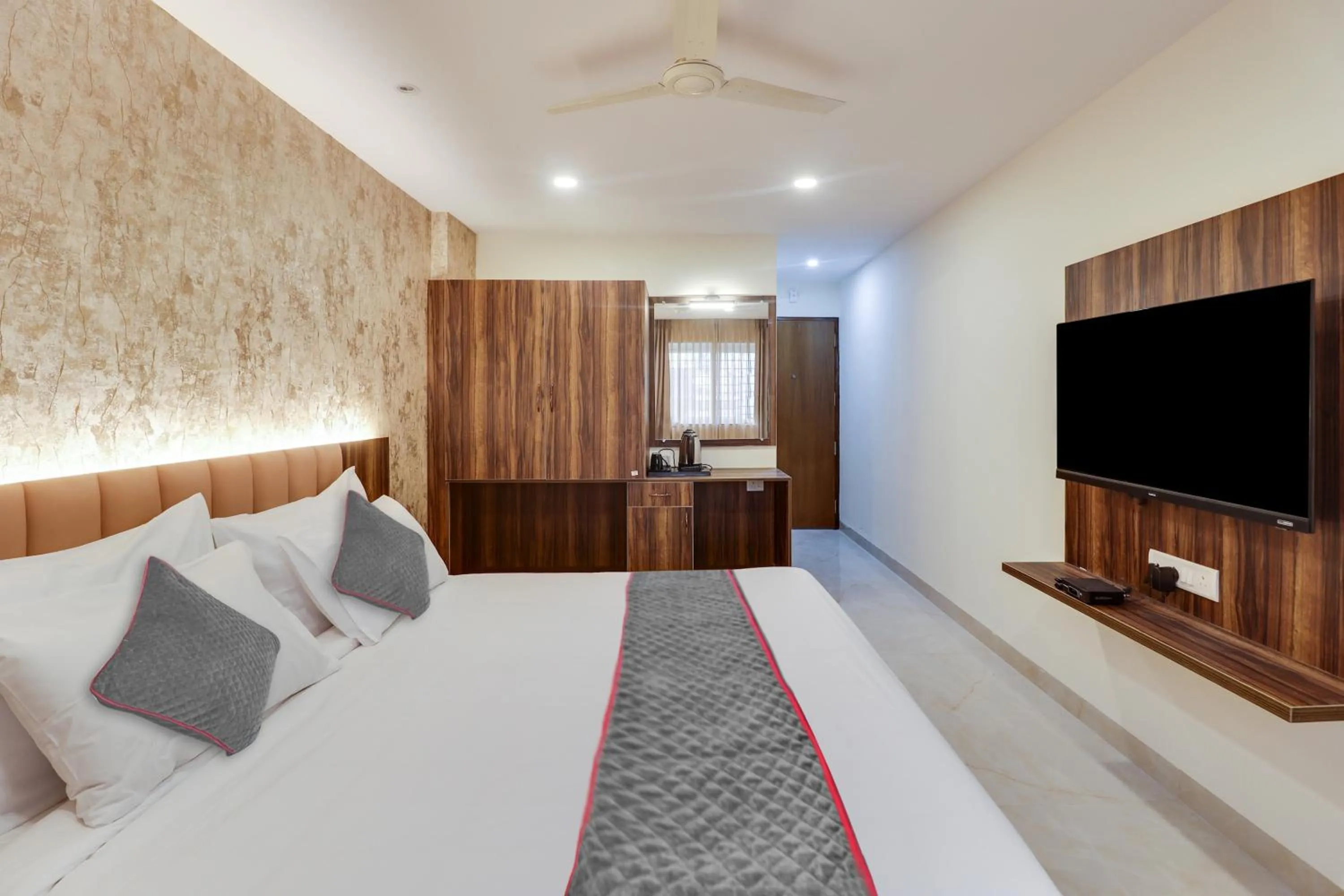 Bedroom, Bed in Collection O Manu