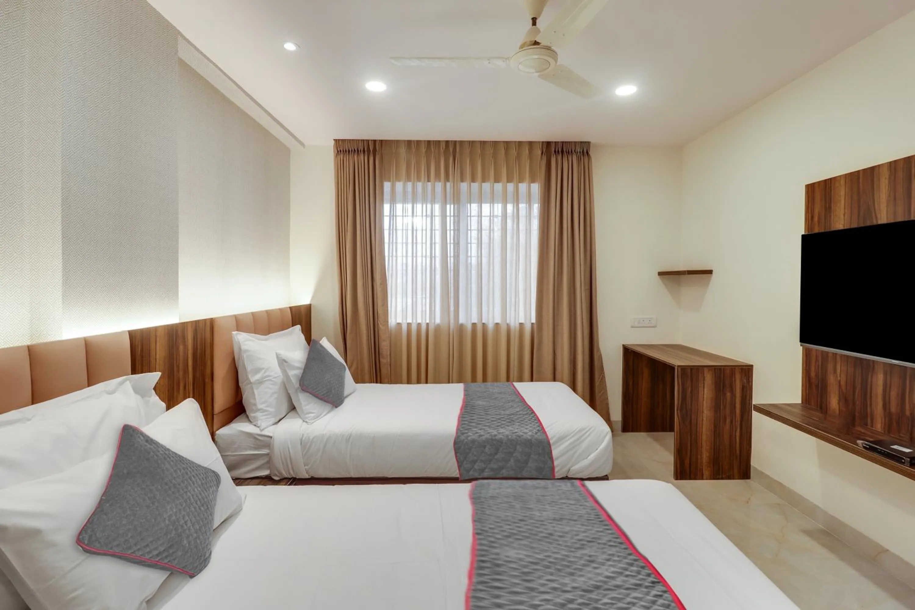 Bedroom, Bed in Collection O Manu