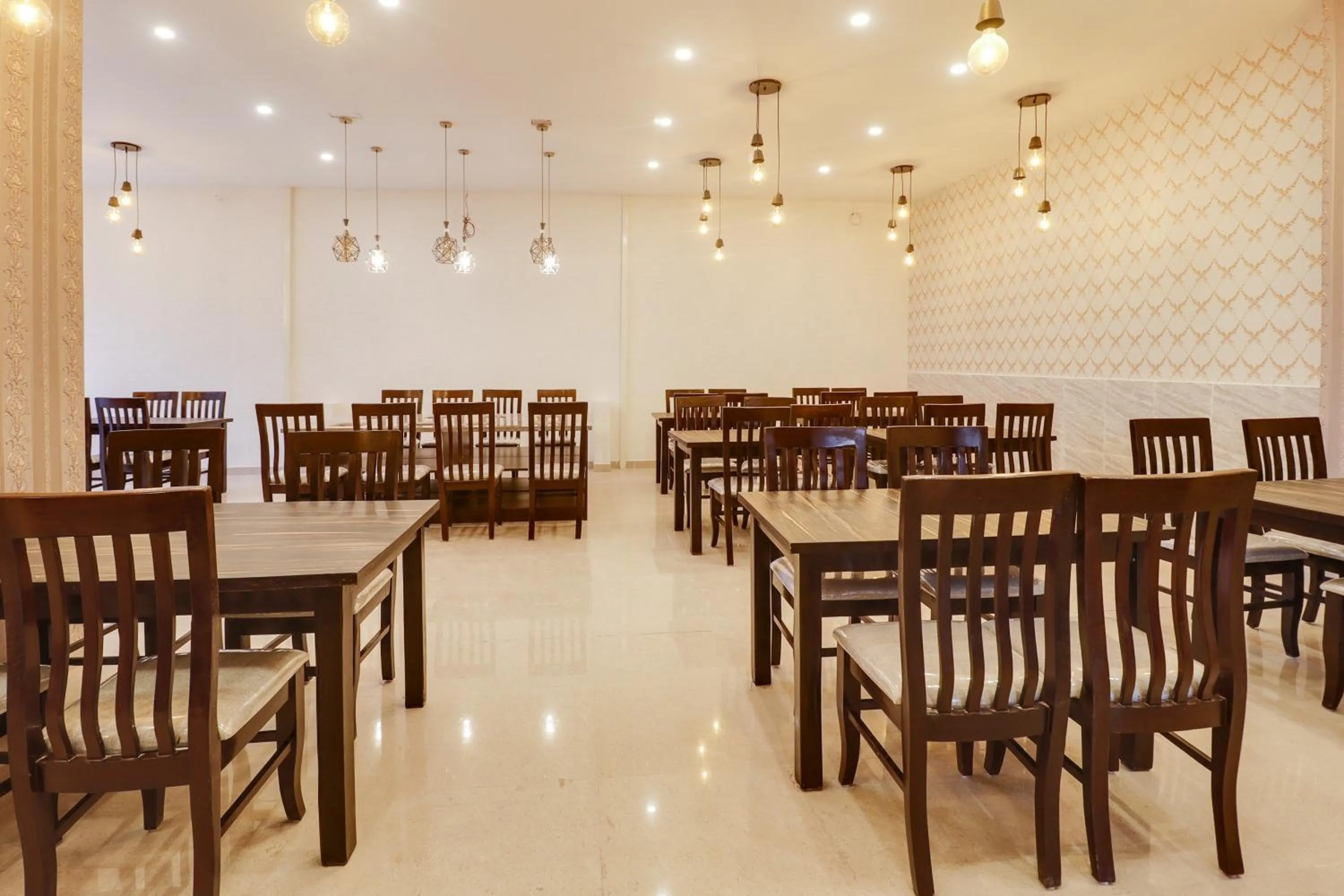 Restaurant/places to eat in Collection O Manu