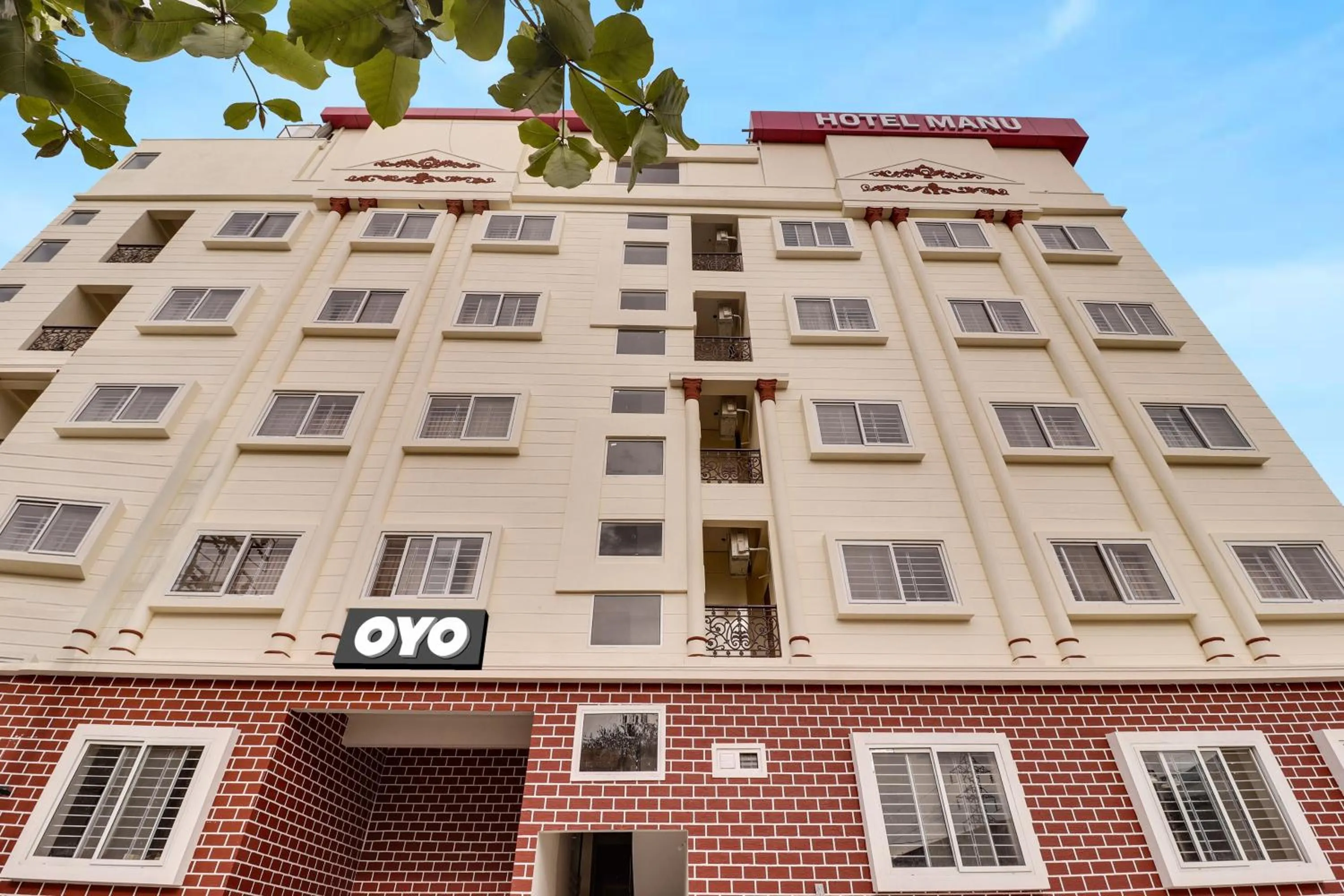 Facade/entrance in Collection O Manu