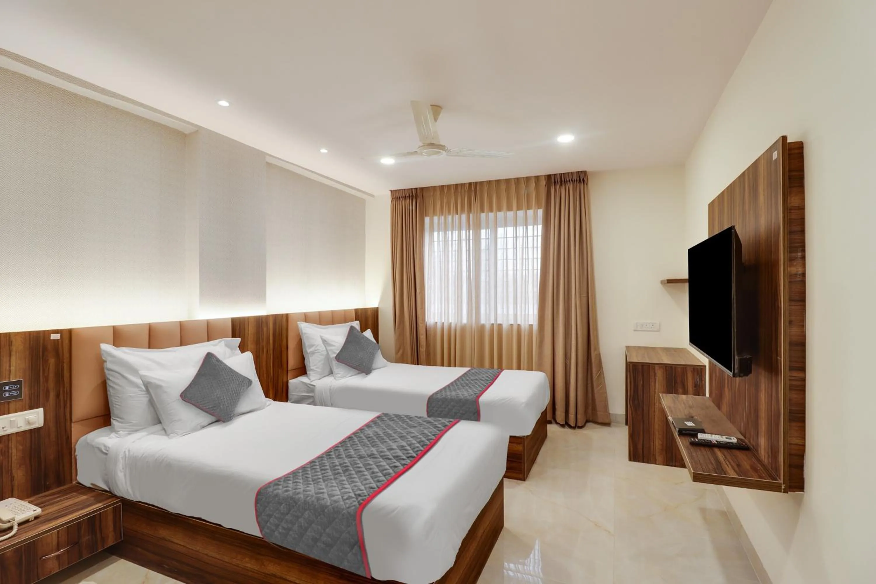 Bedroom, Bed in Collection O Manu