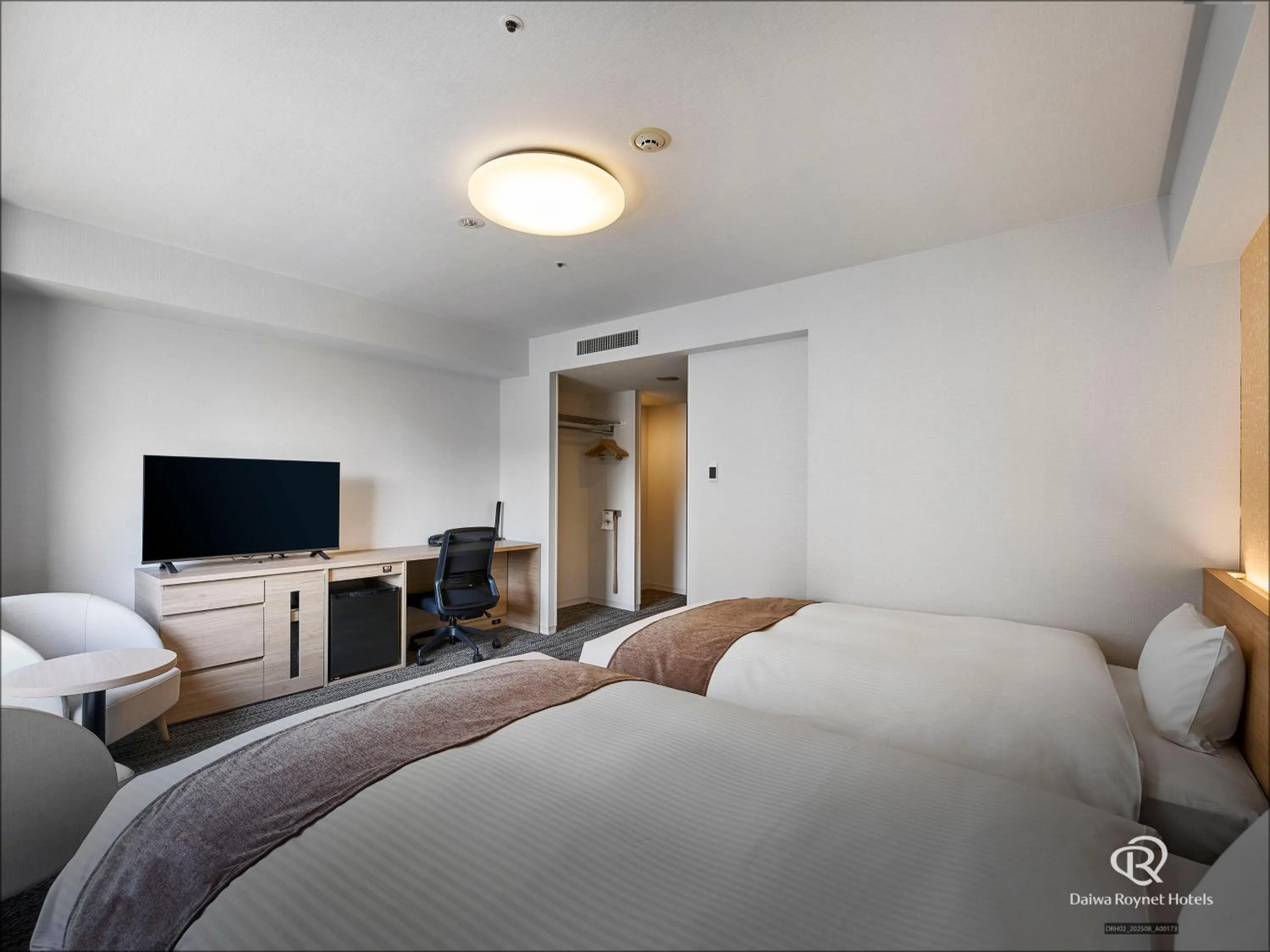 Photo of the whole room, Bed in Daiwa Roynet Utsunomiya