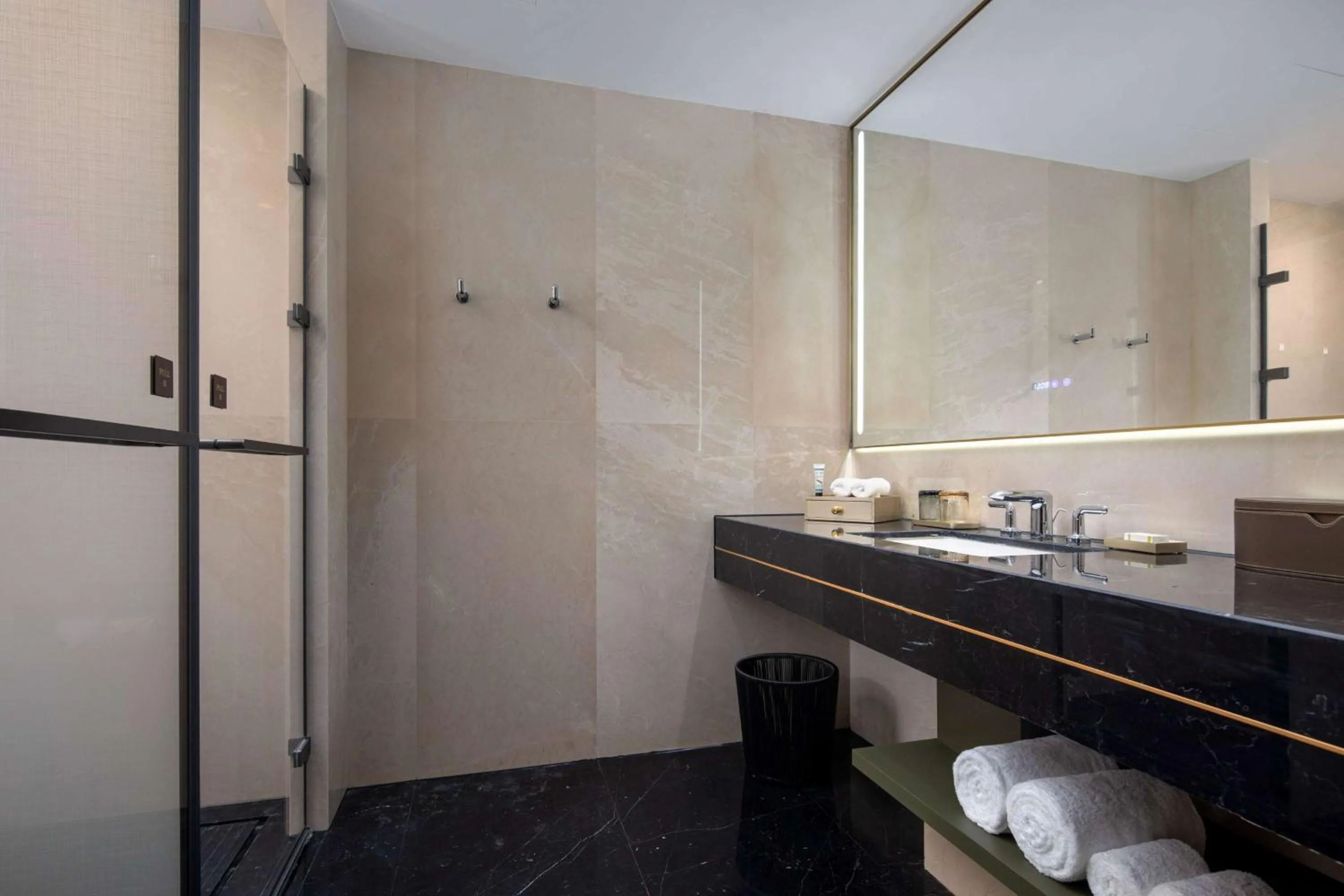 Photo of the whole room, Bathroom in Wyndham Taizhou West