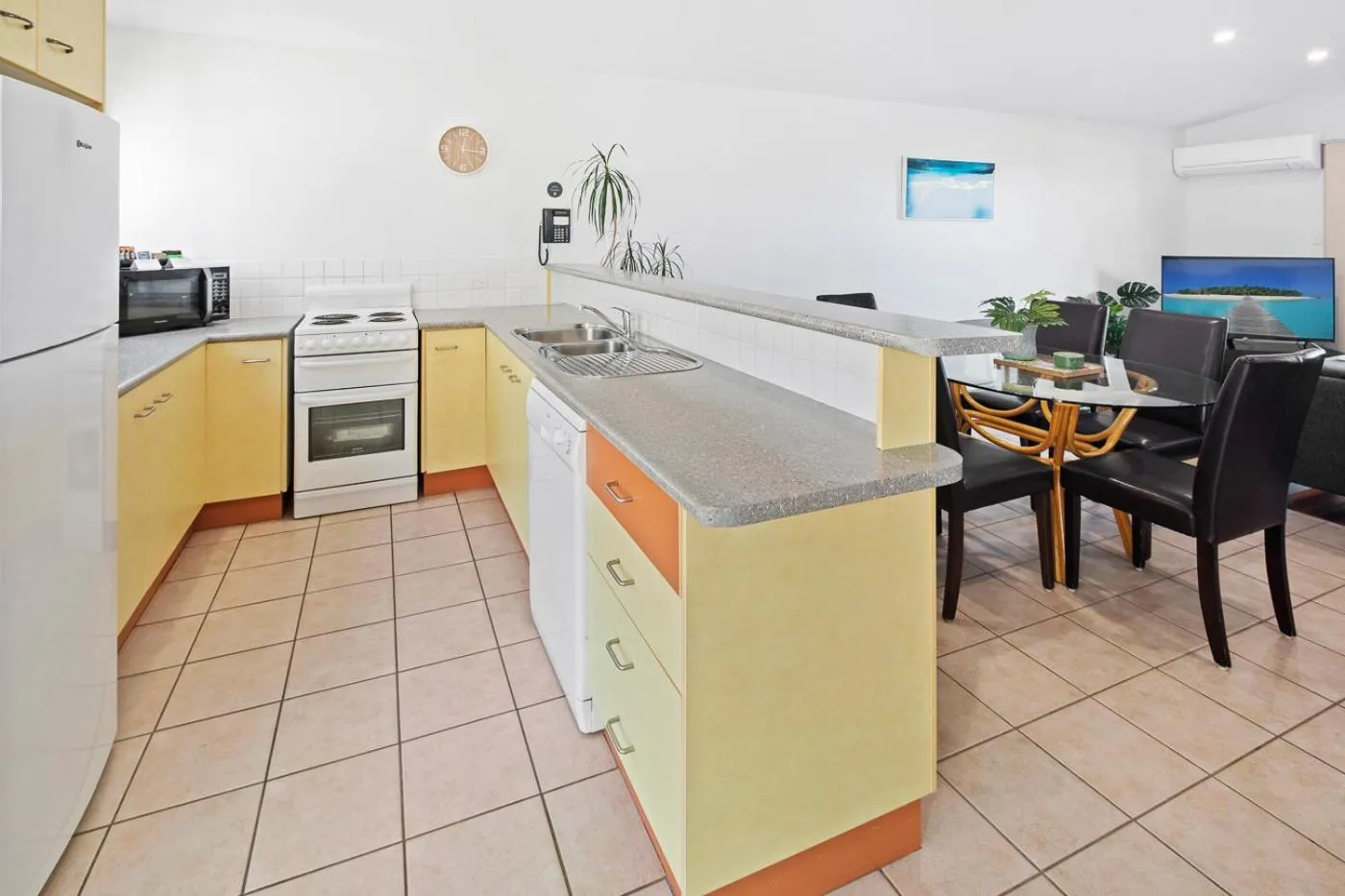 Dining area in The Observatory Self Contained Apartments
