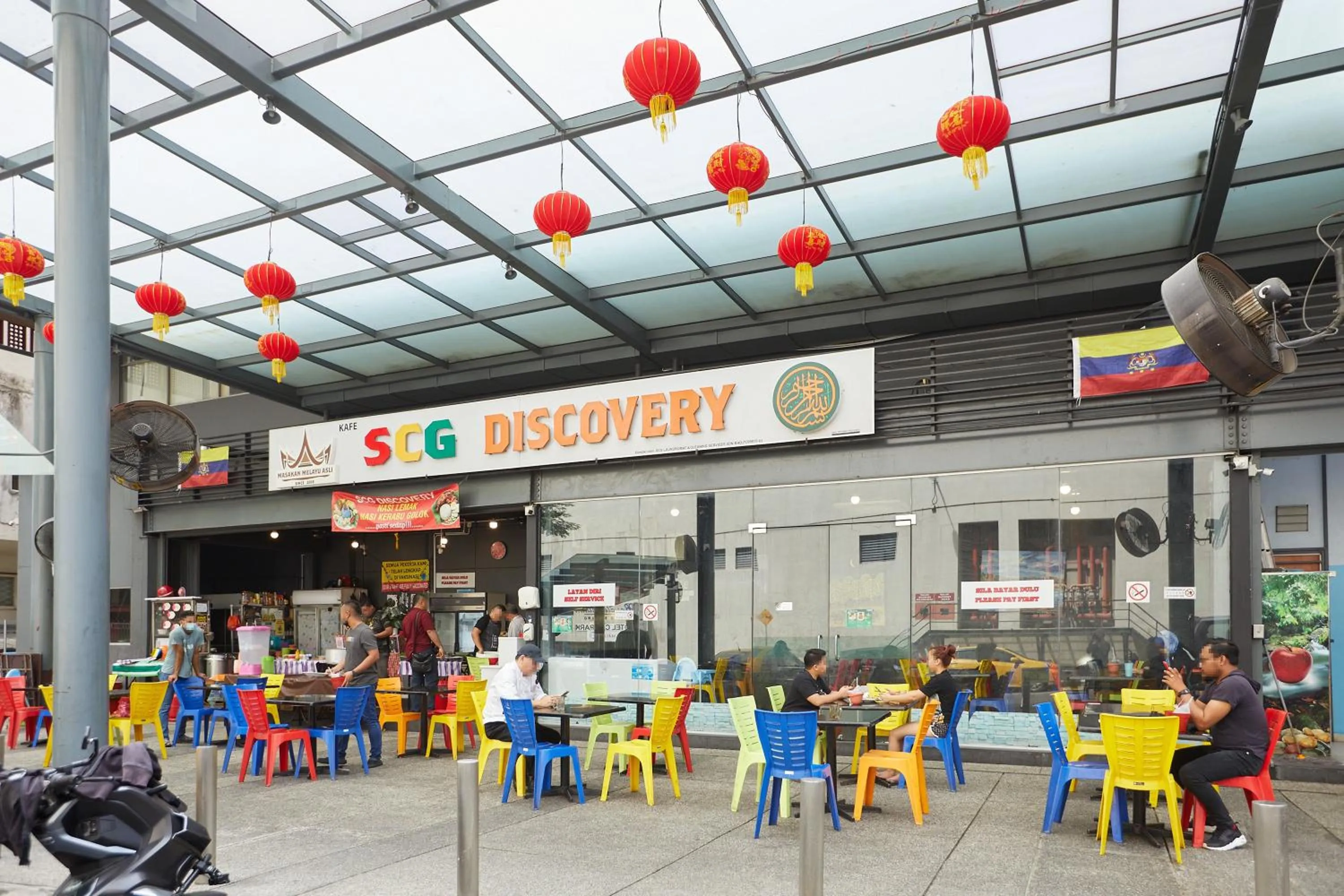 Restaurant/places to eat in SunGold Inn