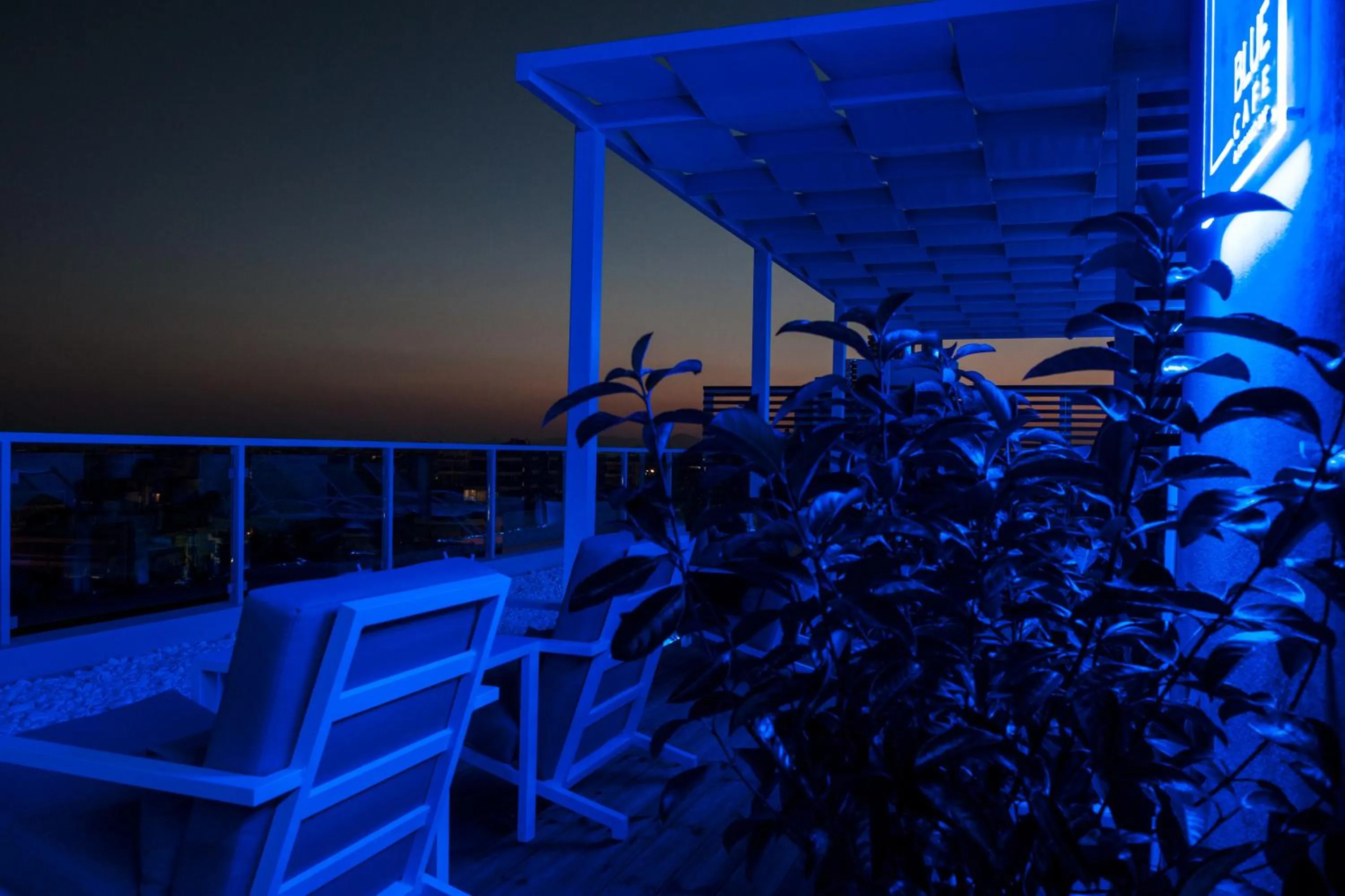 Patio in Scale Suites