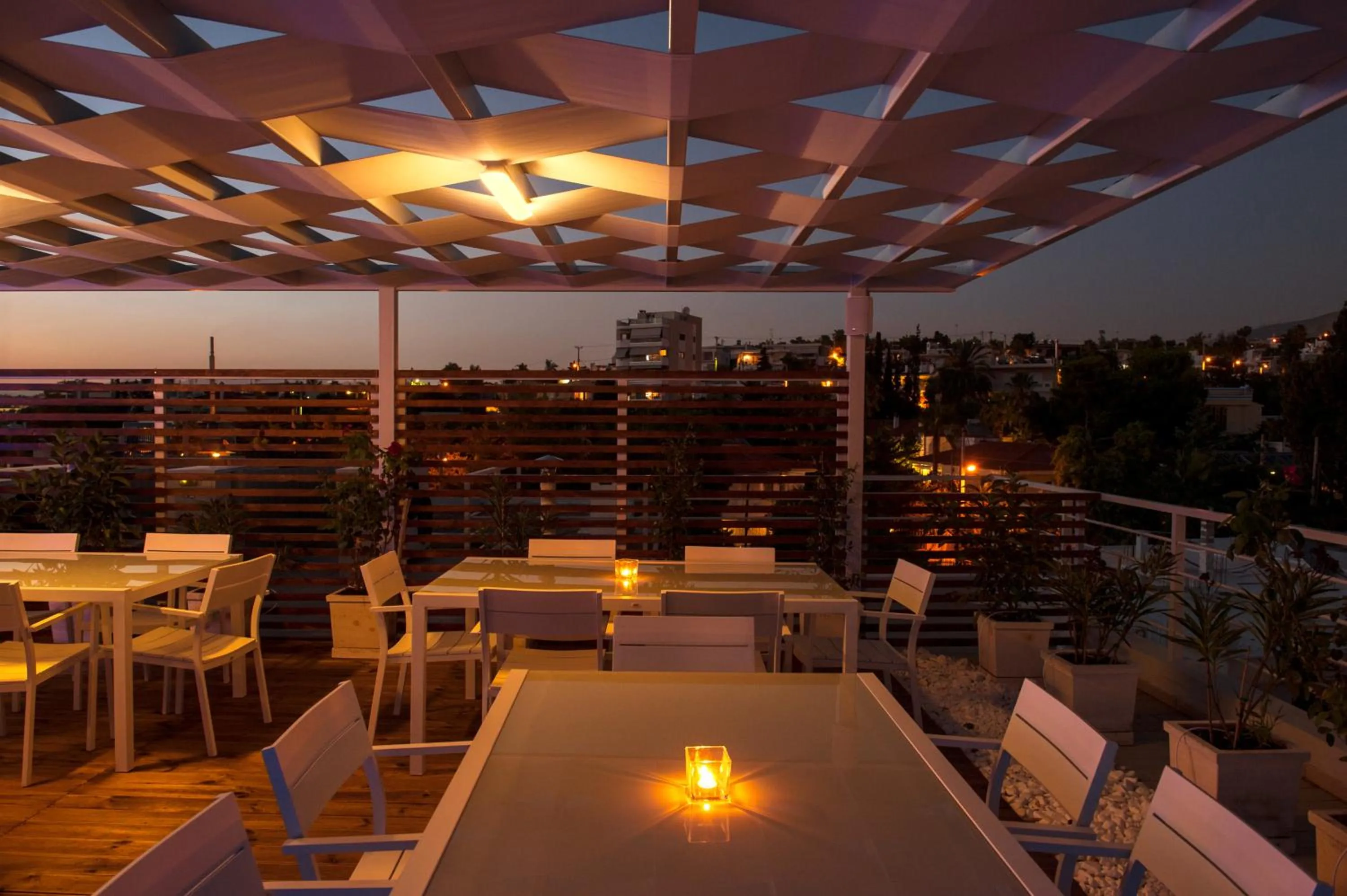 Patio in Scale Suites