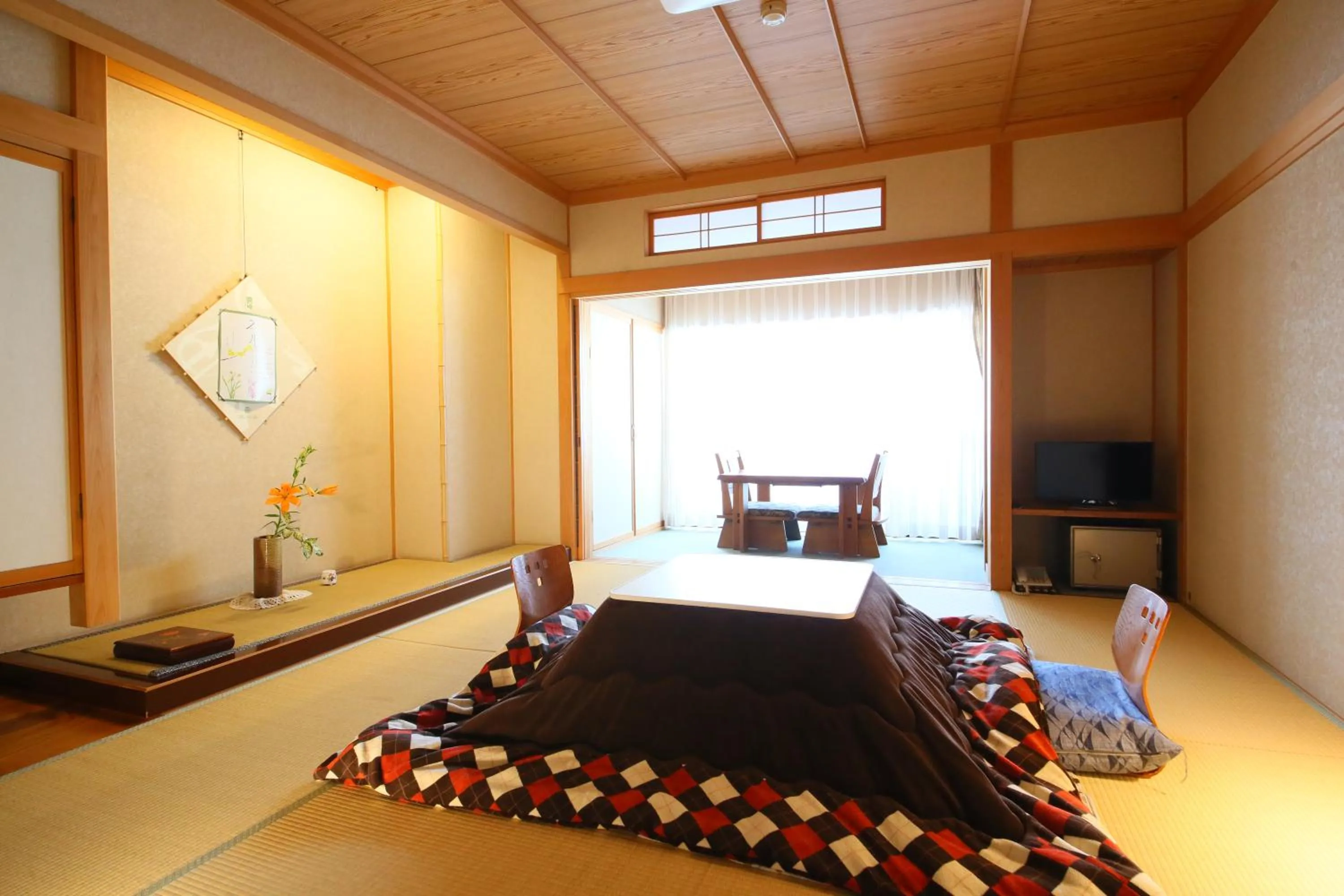 Dining area, Bed in Awanoyu