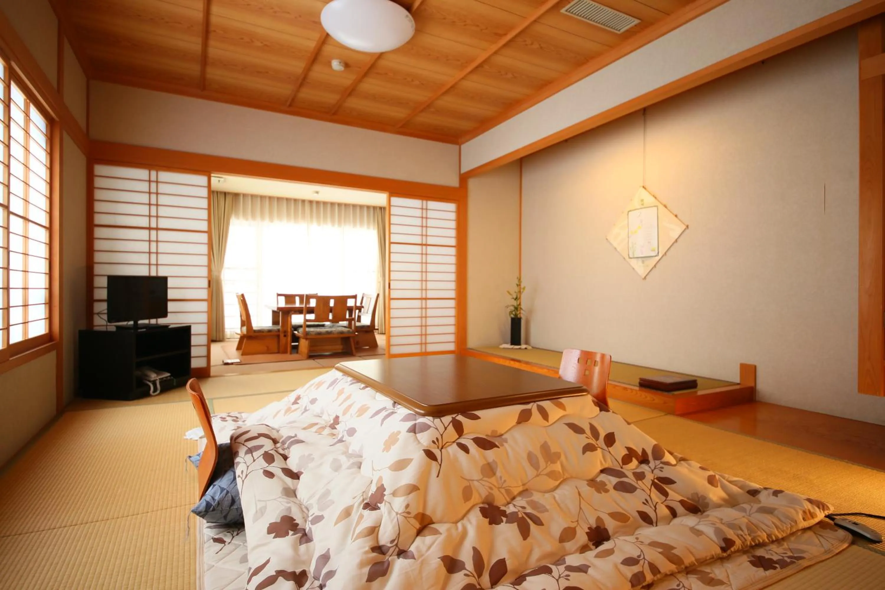 Dining area, Bed in Awanoyu