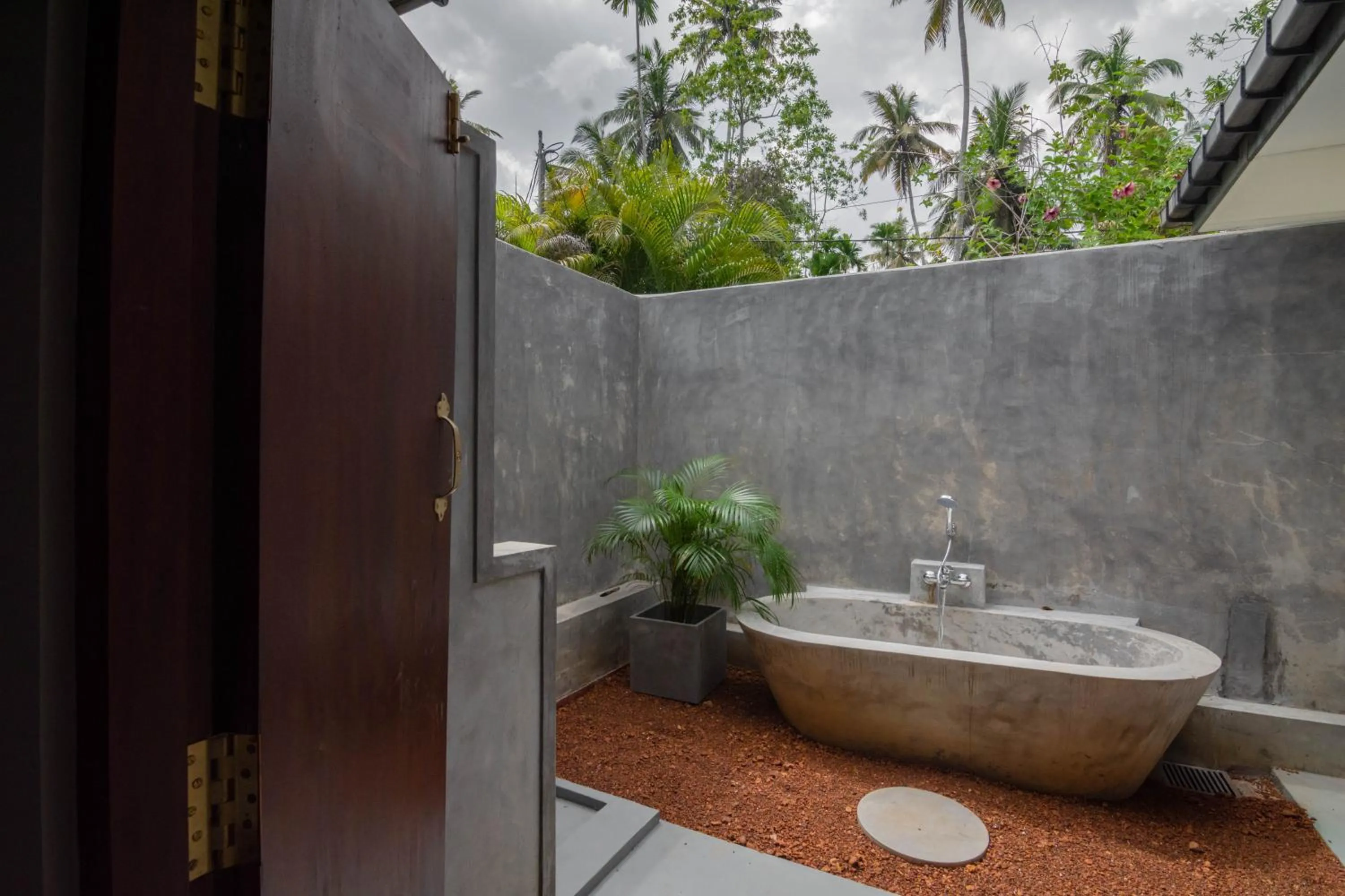 Shower in Sattva Ahangama