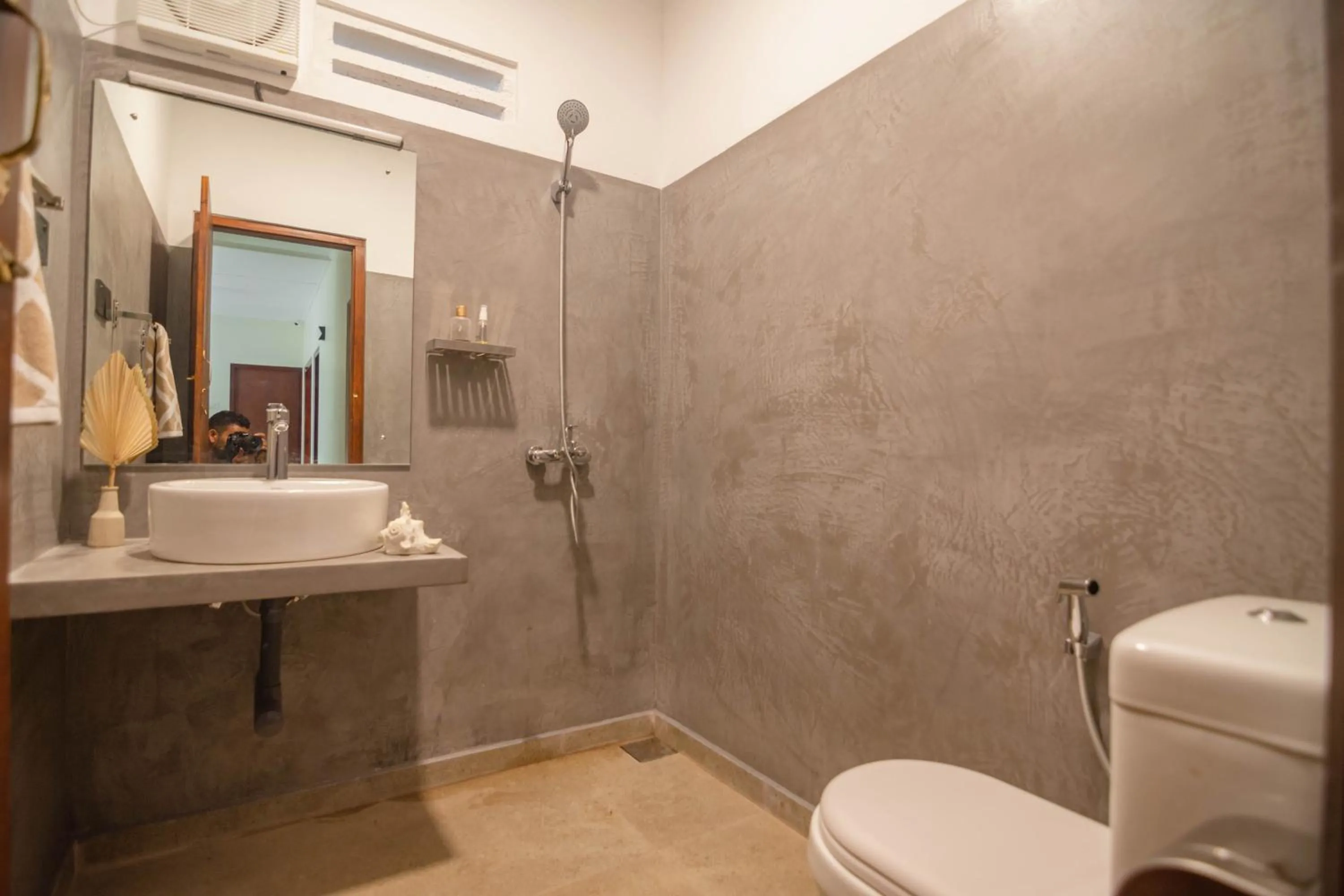 Shower in Sattva Ahangama