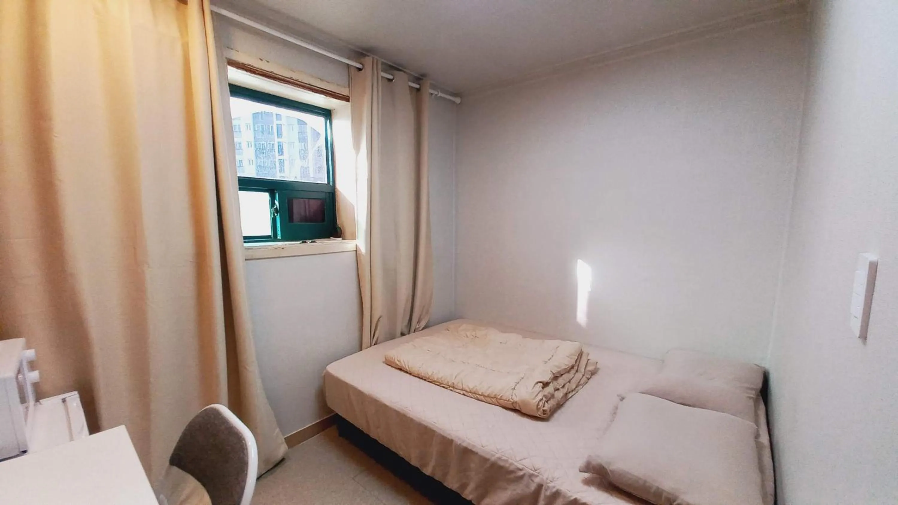 Photo of the whole room, Bed in Sujeongjang Inn