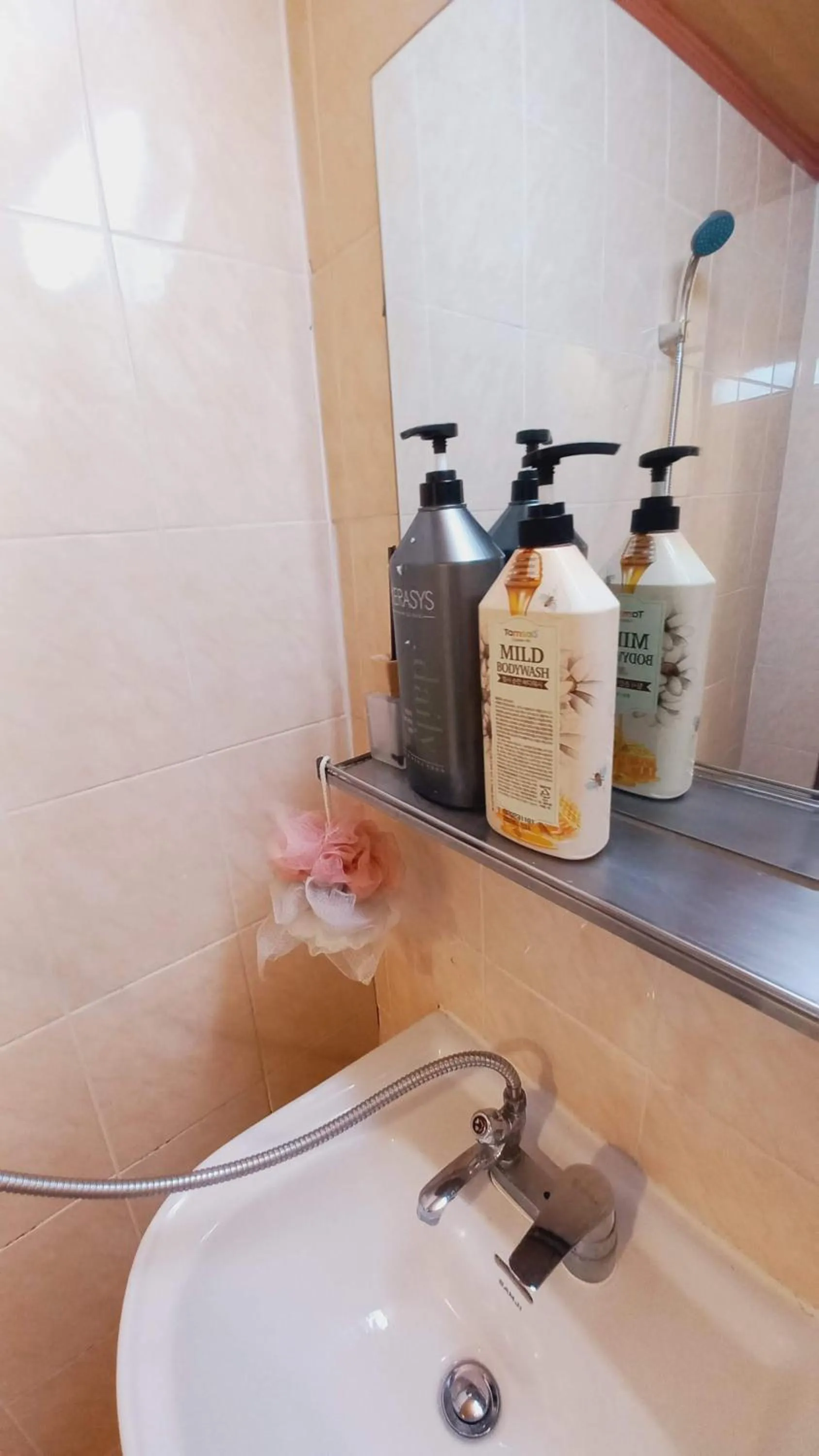 Bathroom in Sujeongjang Inn