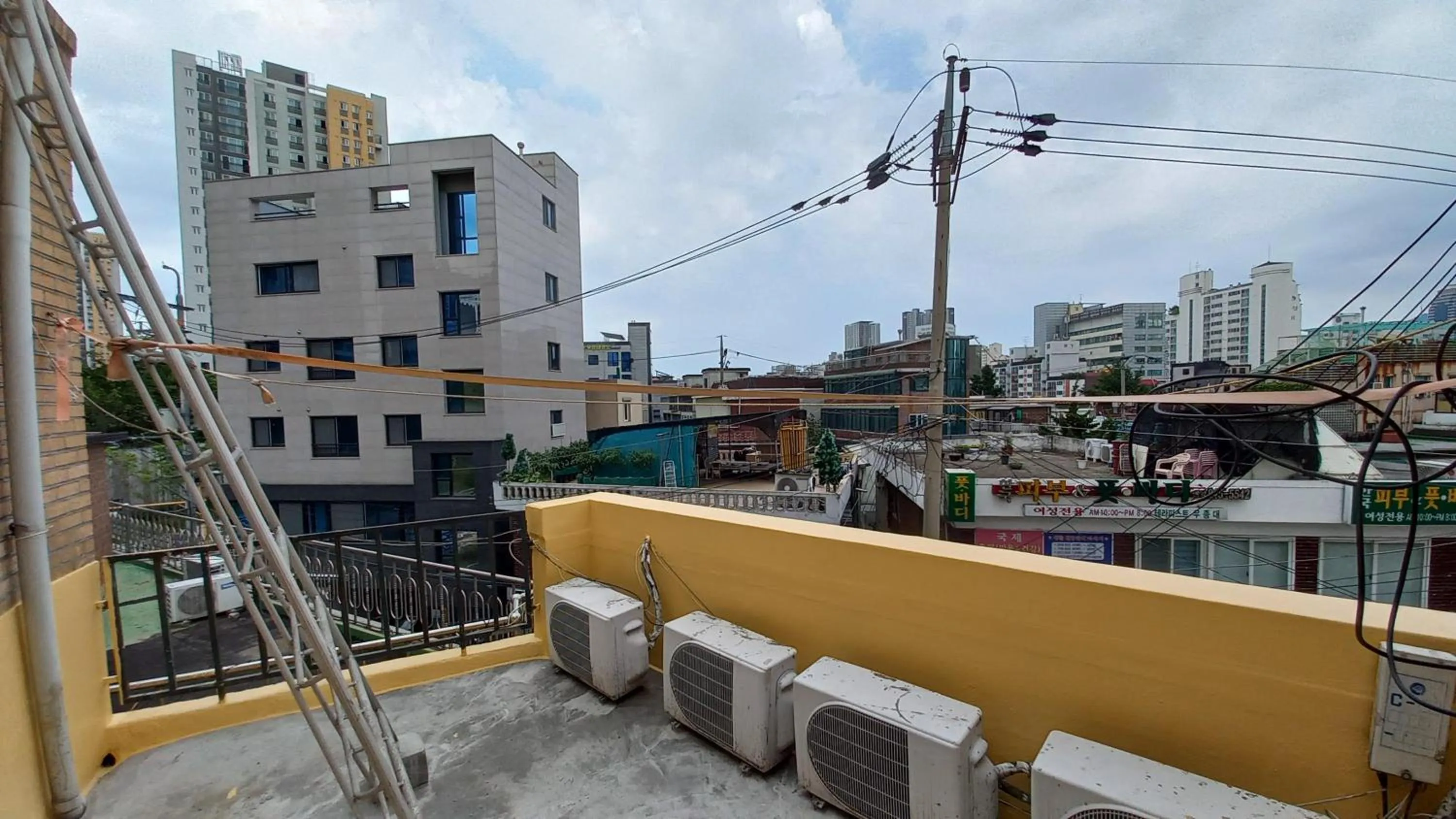 Balcony/Terrace in Sujeongjang Inn