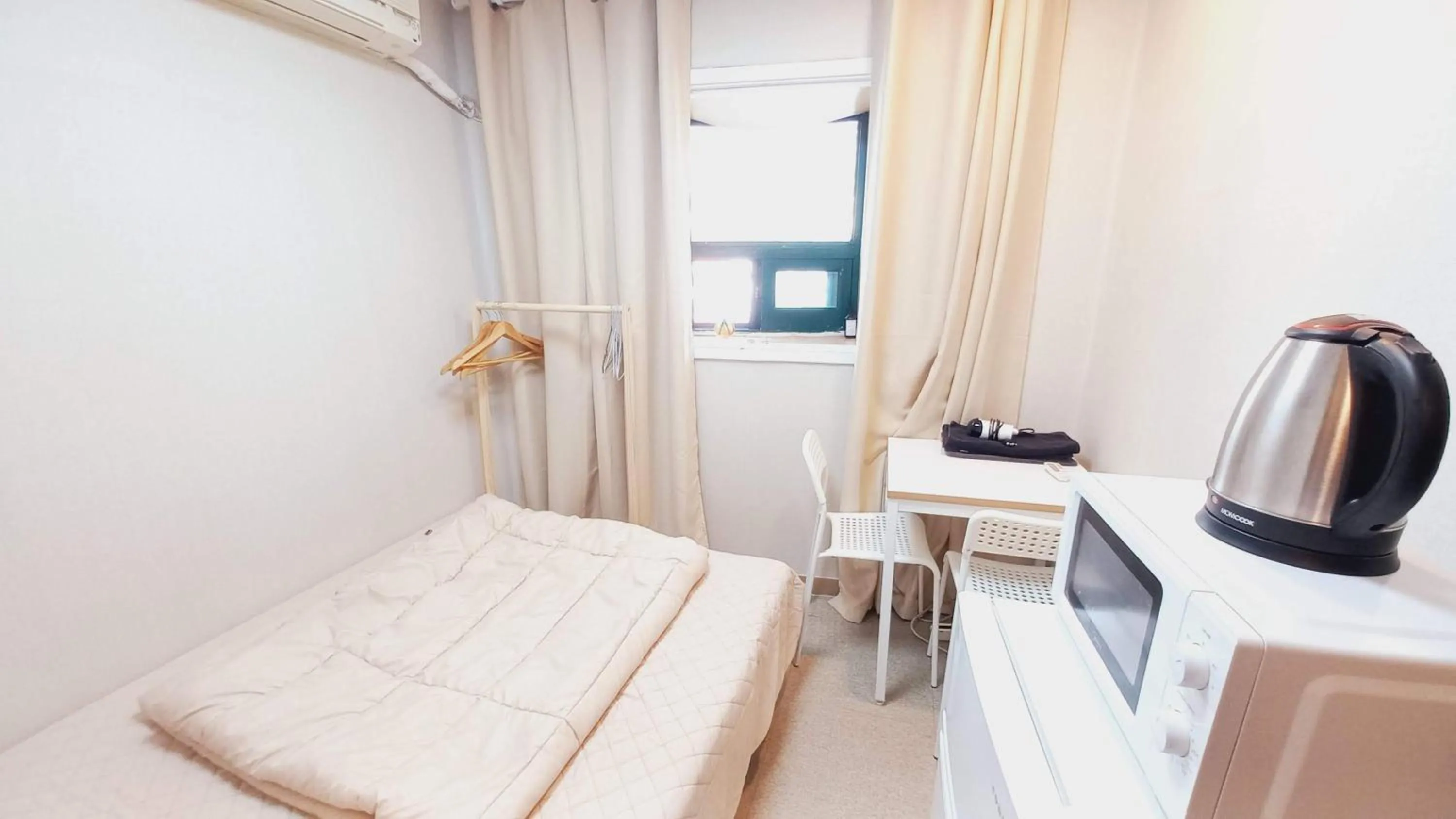 Bedroom, Bed in Sujeongjang Inn