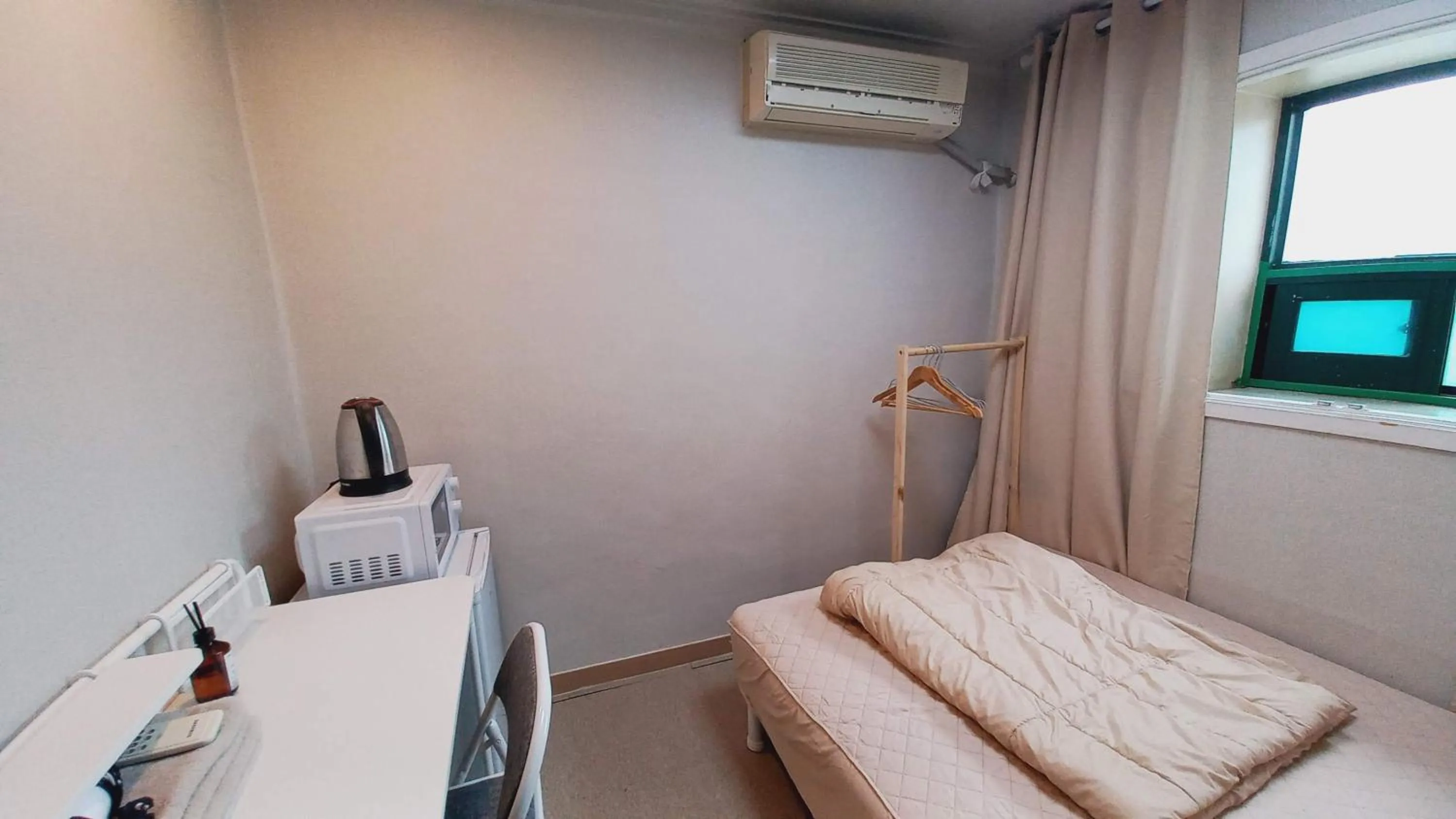 Photo of the whole room in Sujeongjang Inn