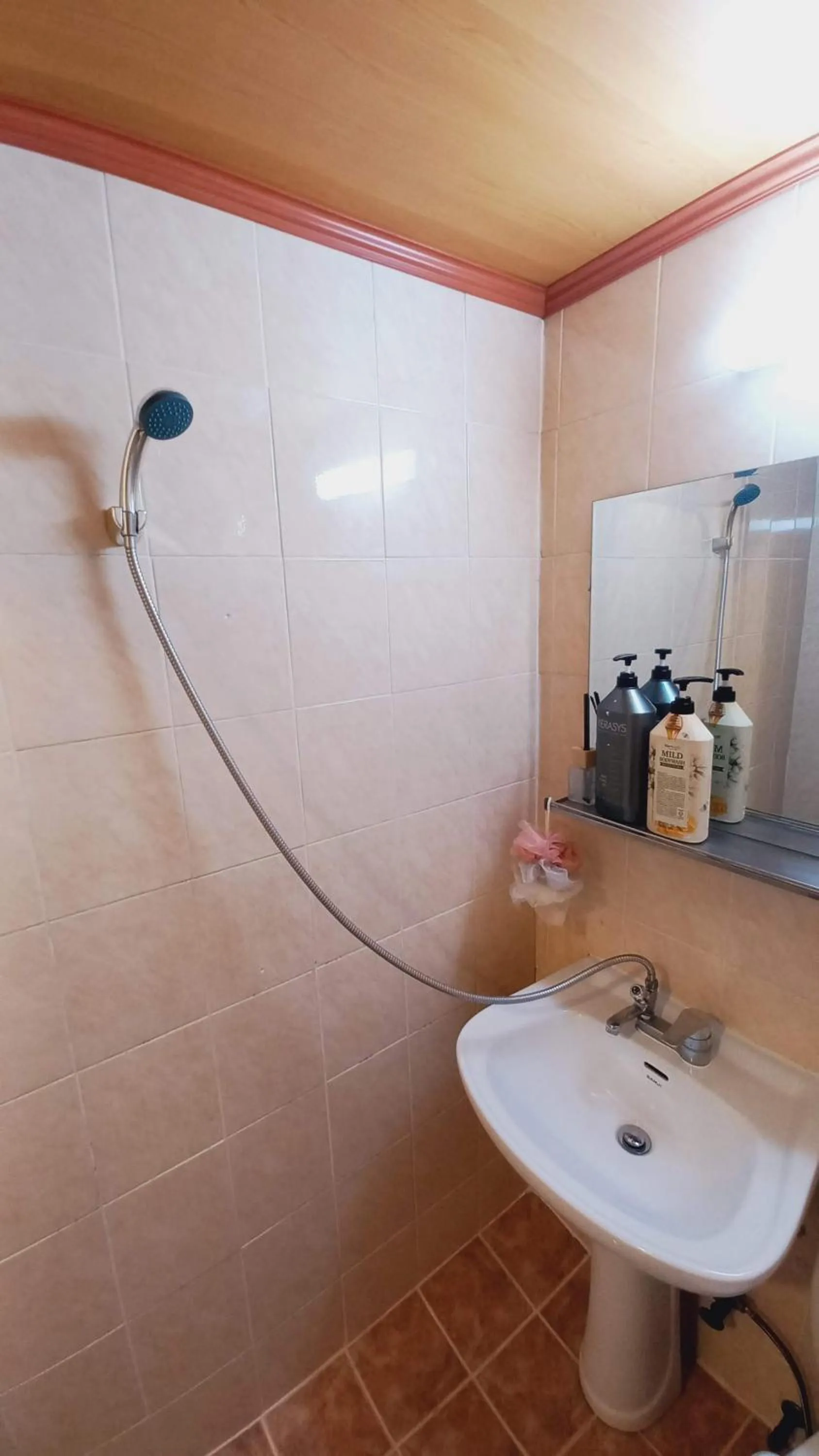 Bathroom in Sujeongjang Inn