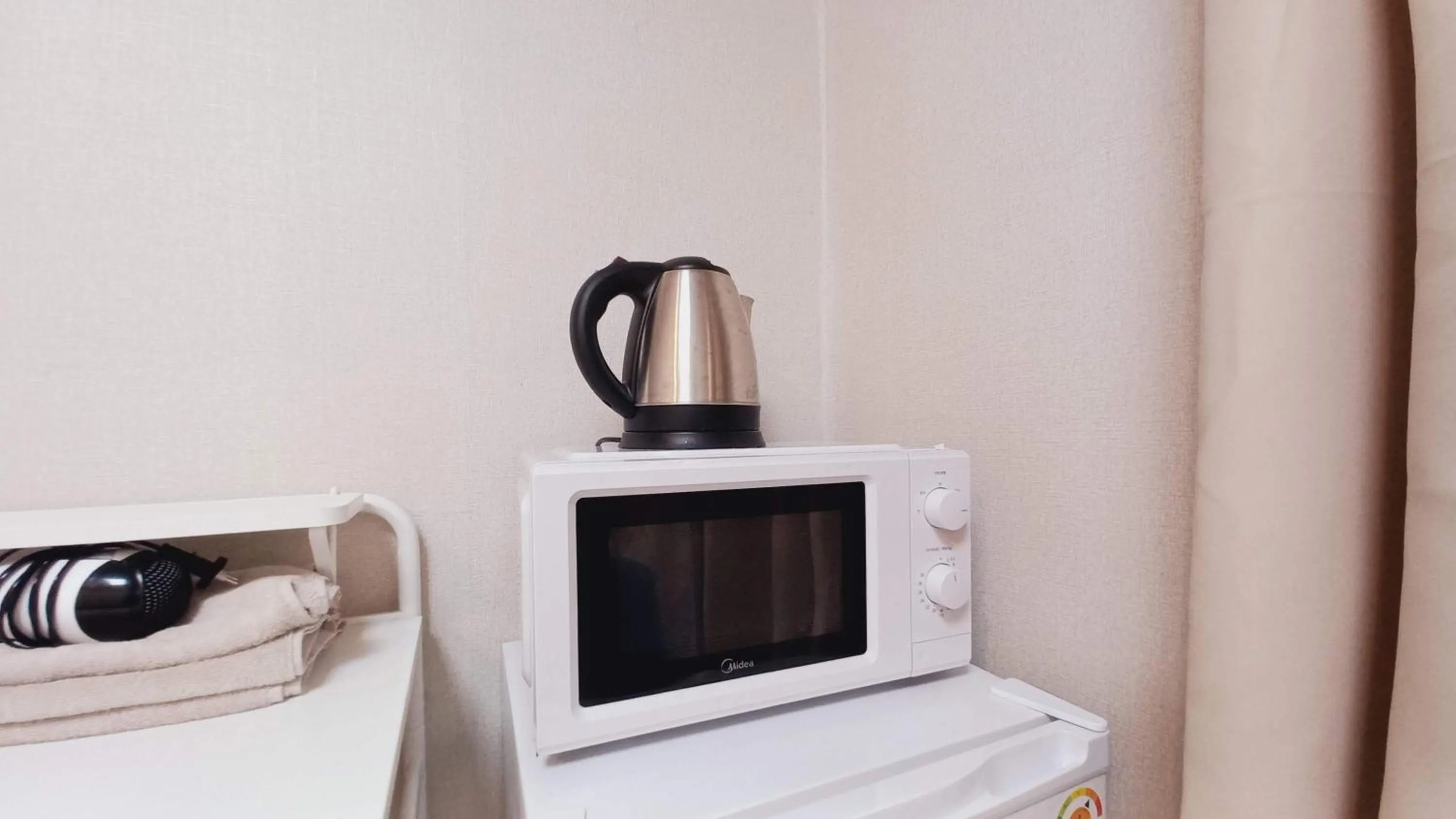 microwave in Sujeongjang Inn