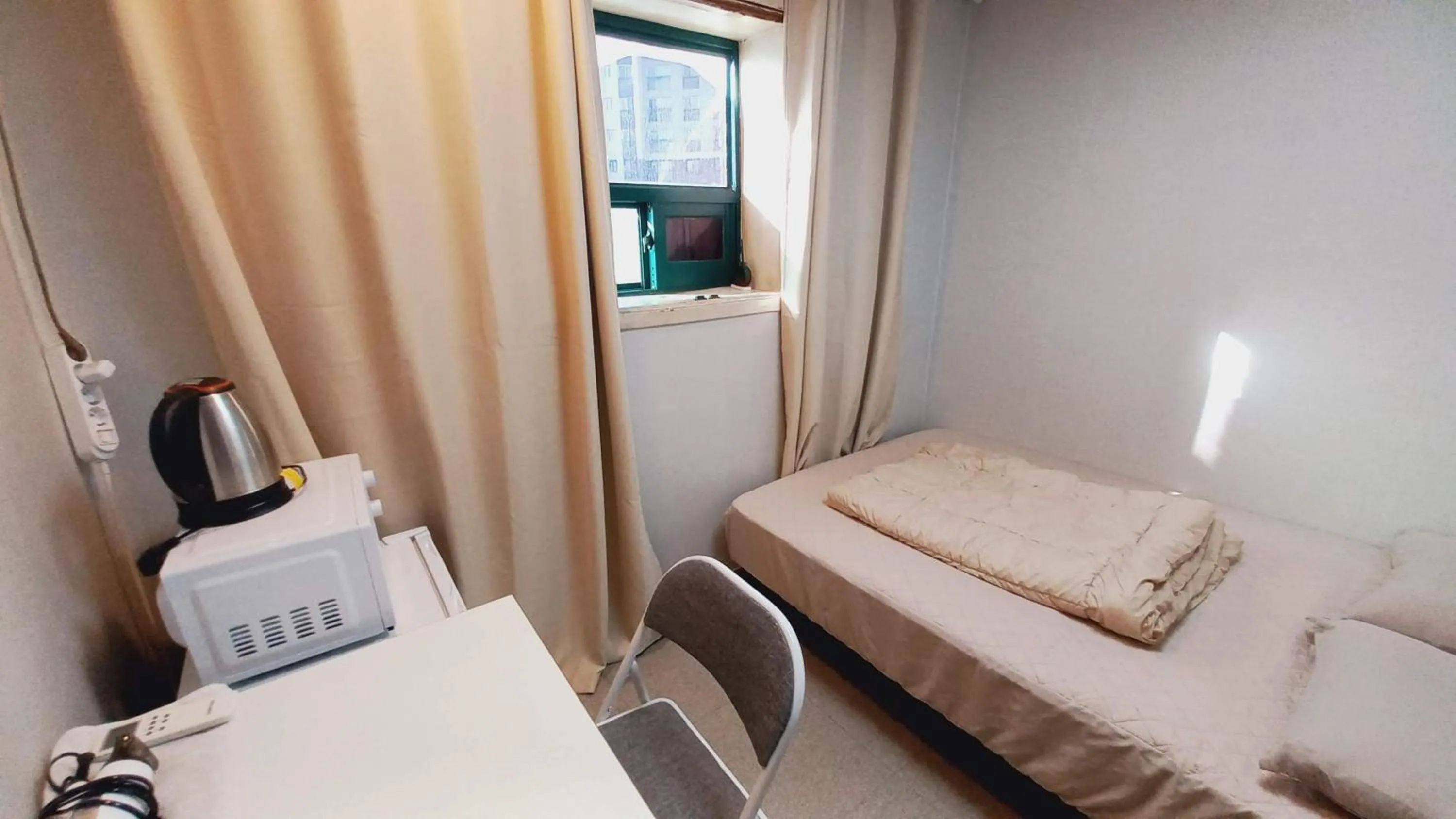 Photo of the whole room, Bed in Sujeongjang Inn