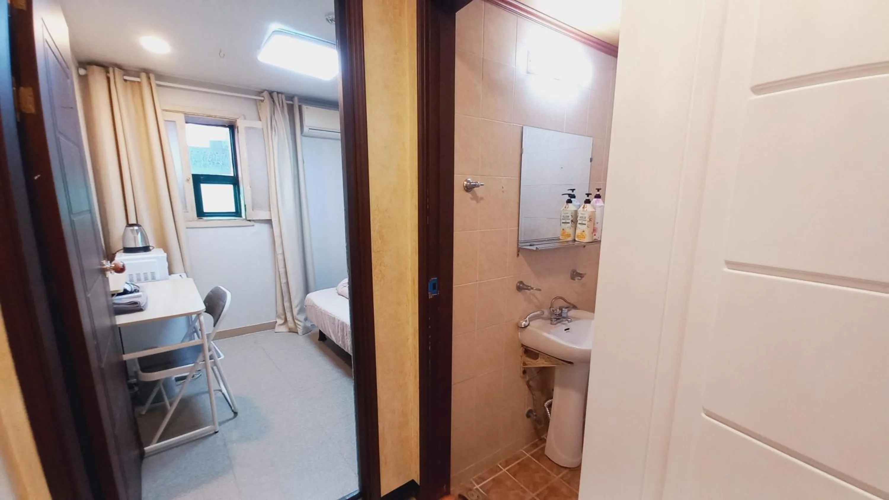 Bathroom in Sujeongjang Inn