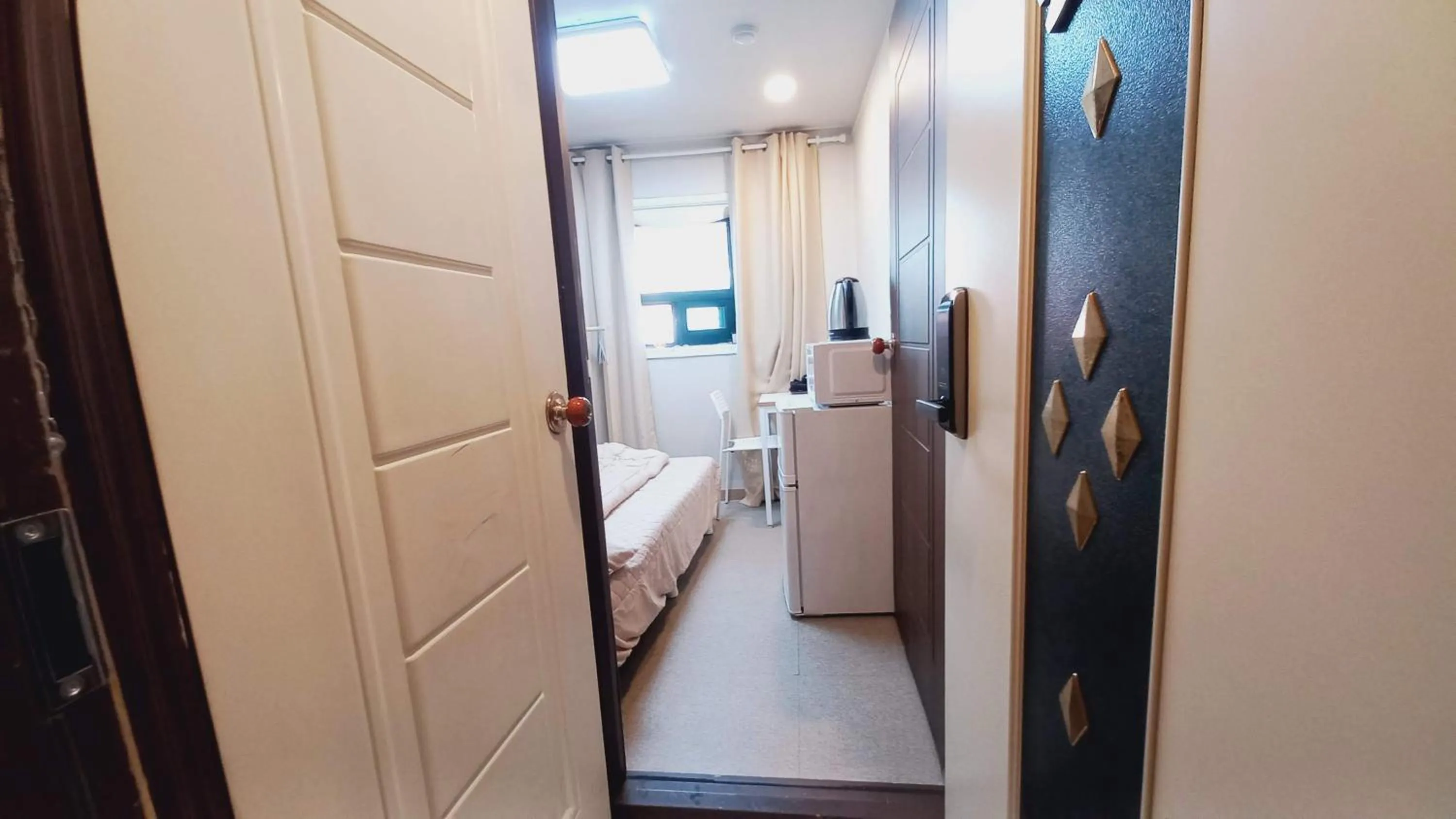 Photo of the whole room, Bed in Sujeongjang Inn