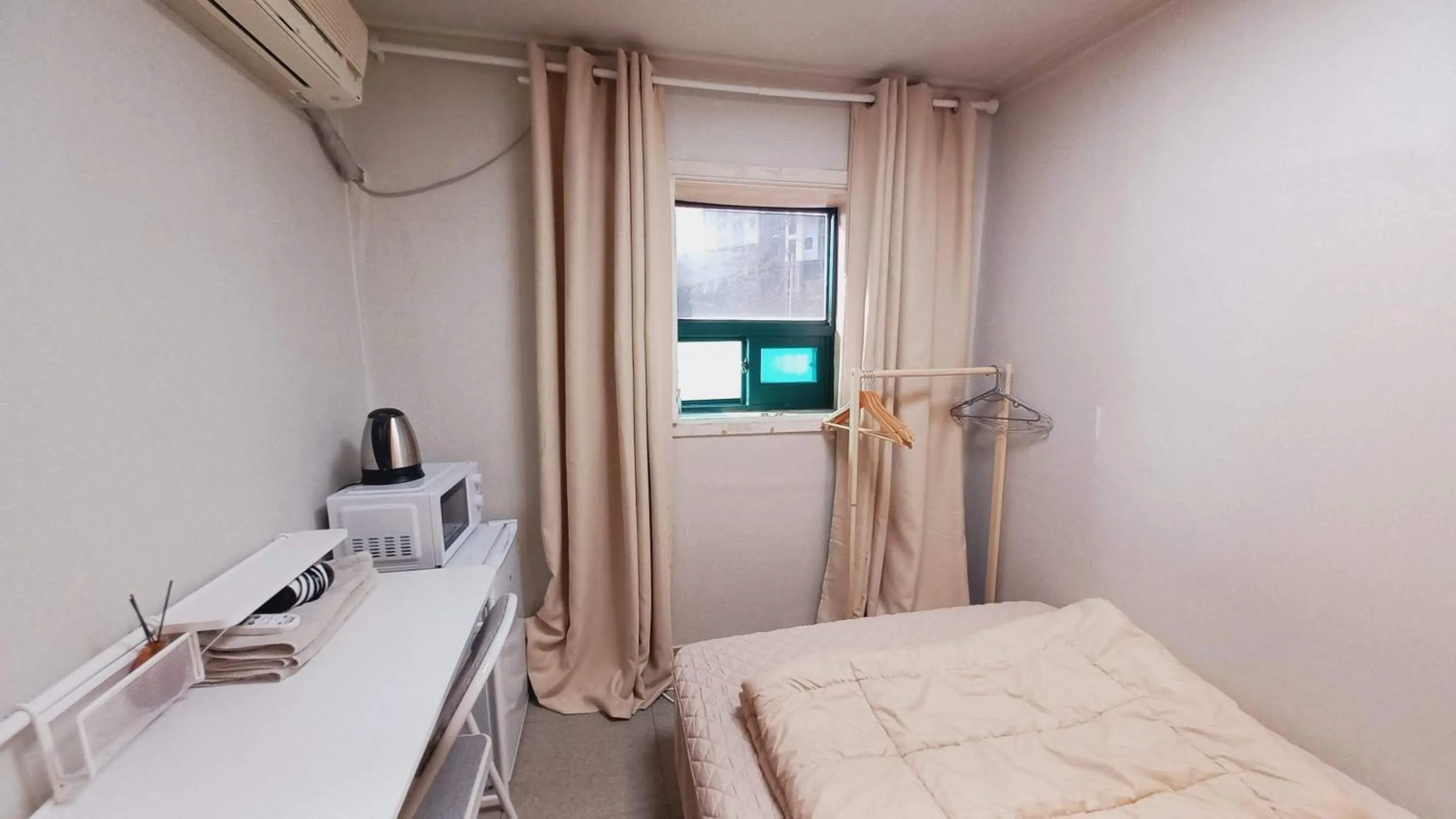 Bedroom, Bed in Sujeongjang Inn