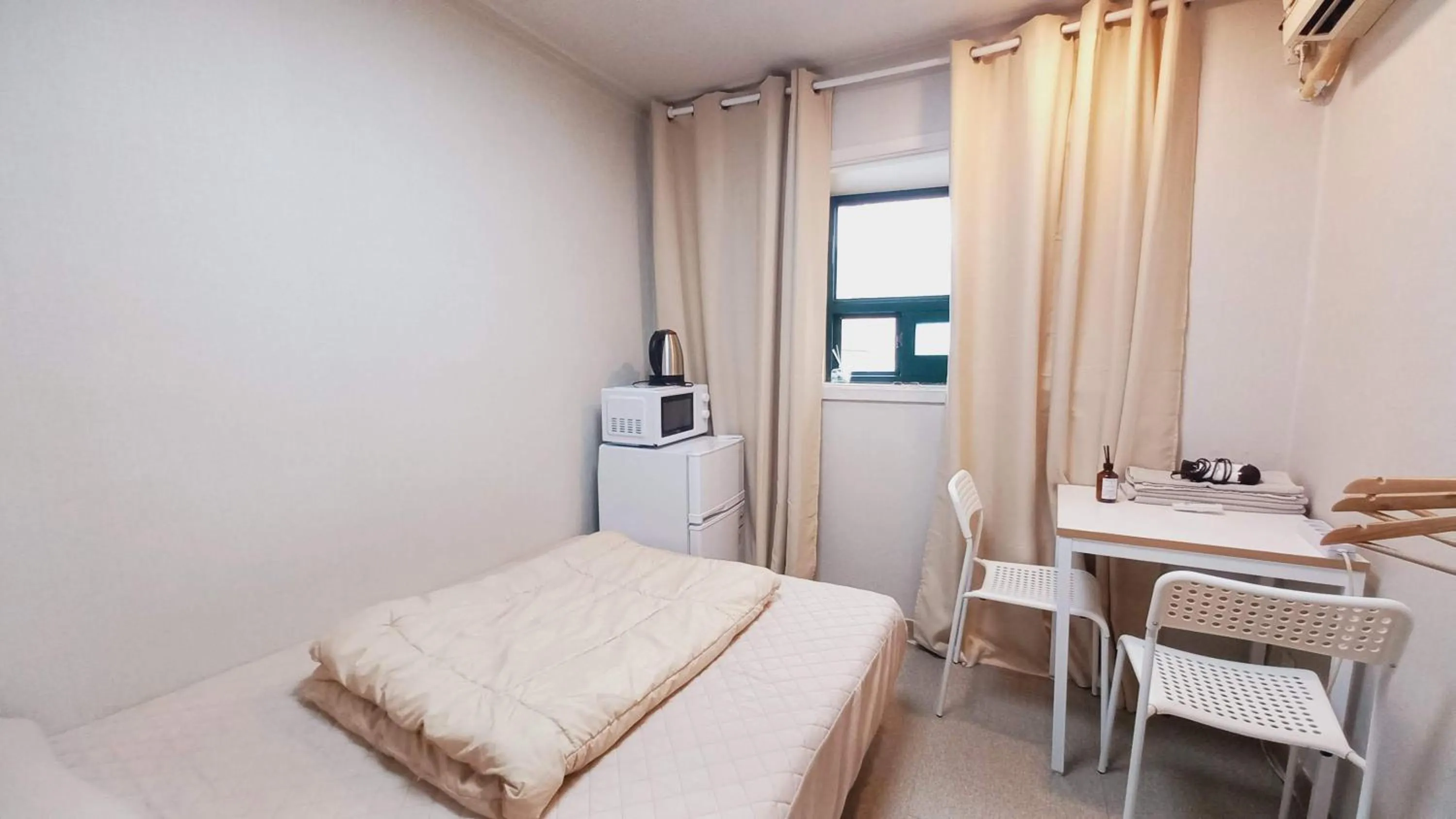 Bedroom, Bed in Sujeongjang Inn