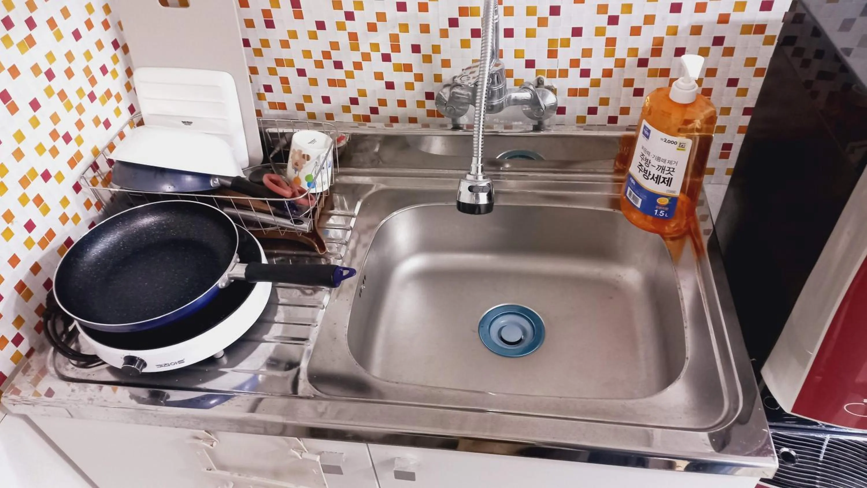 Kitchen or kitchenette in Sujeongjang Inn