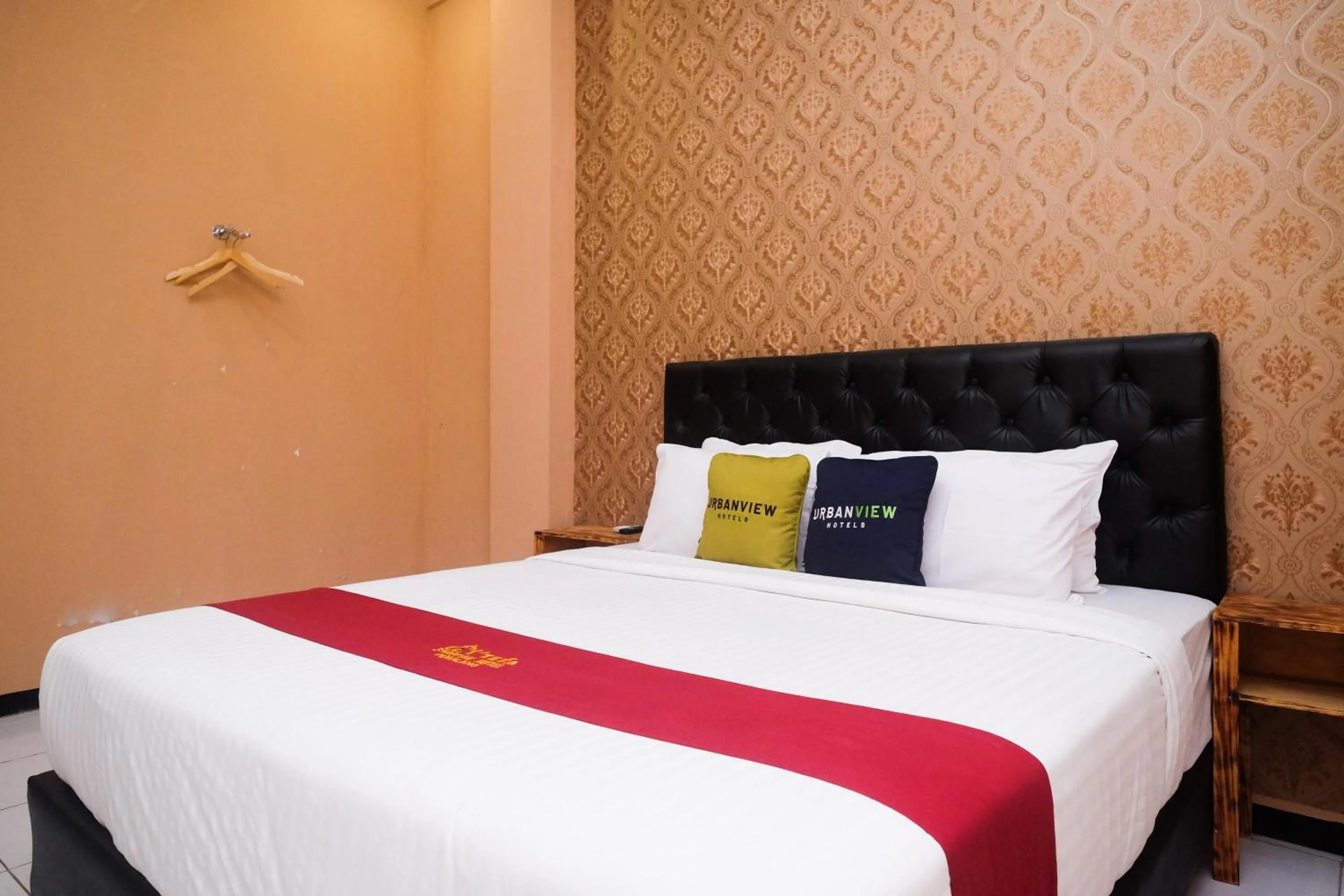 Bed in Urbanview Hotel LTefa Pemalang