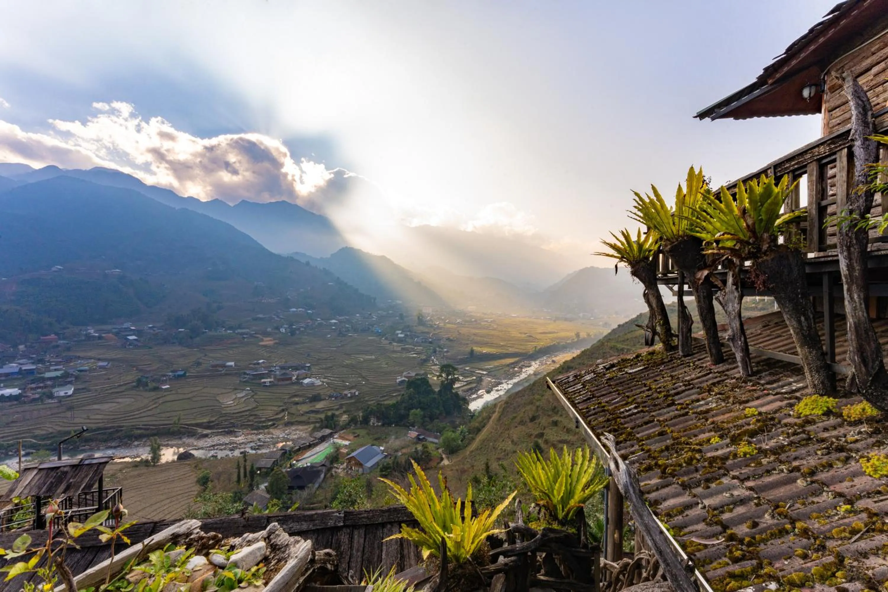Mountain view in Muong Hoa River View Hotel