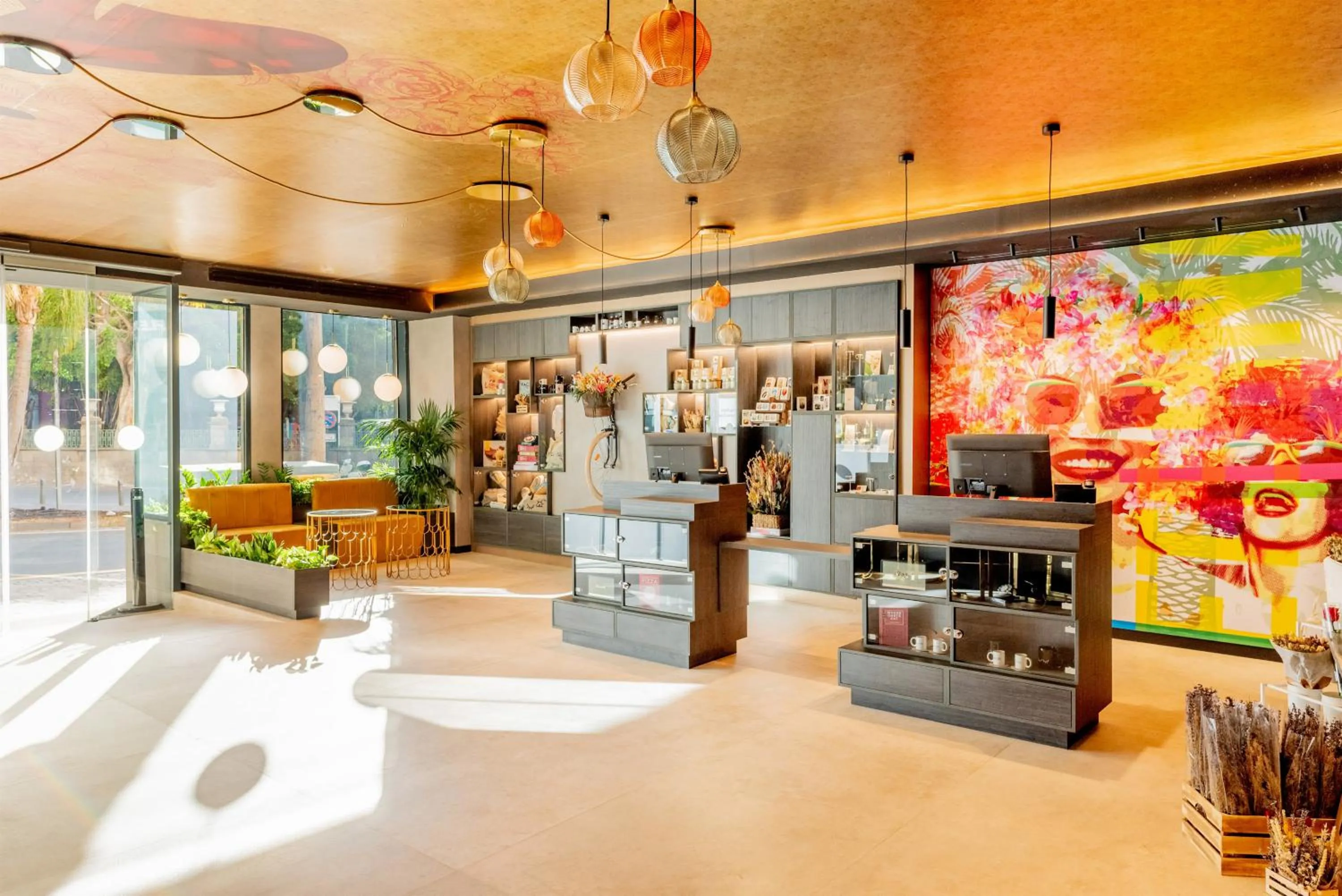 Lobby or reception in INNSiDE by Meliá Tenerife Santa Cruz