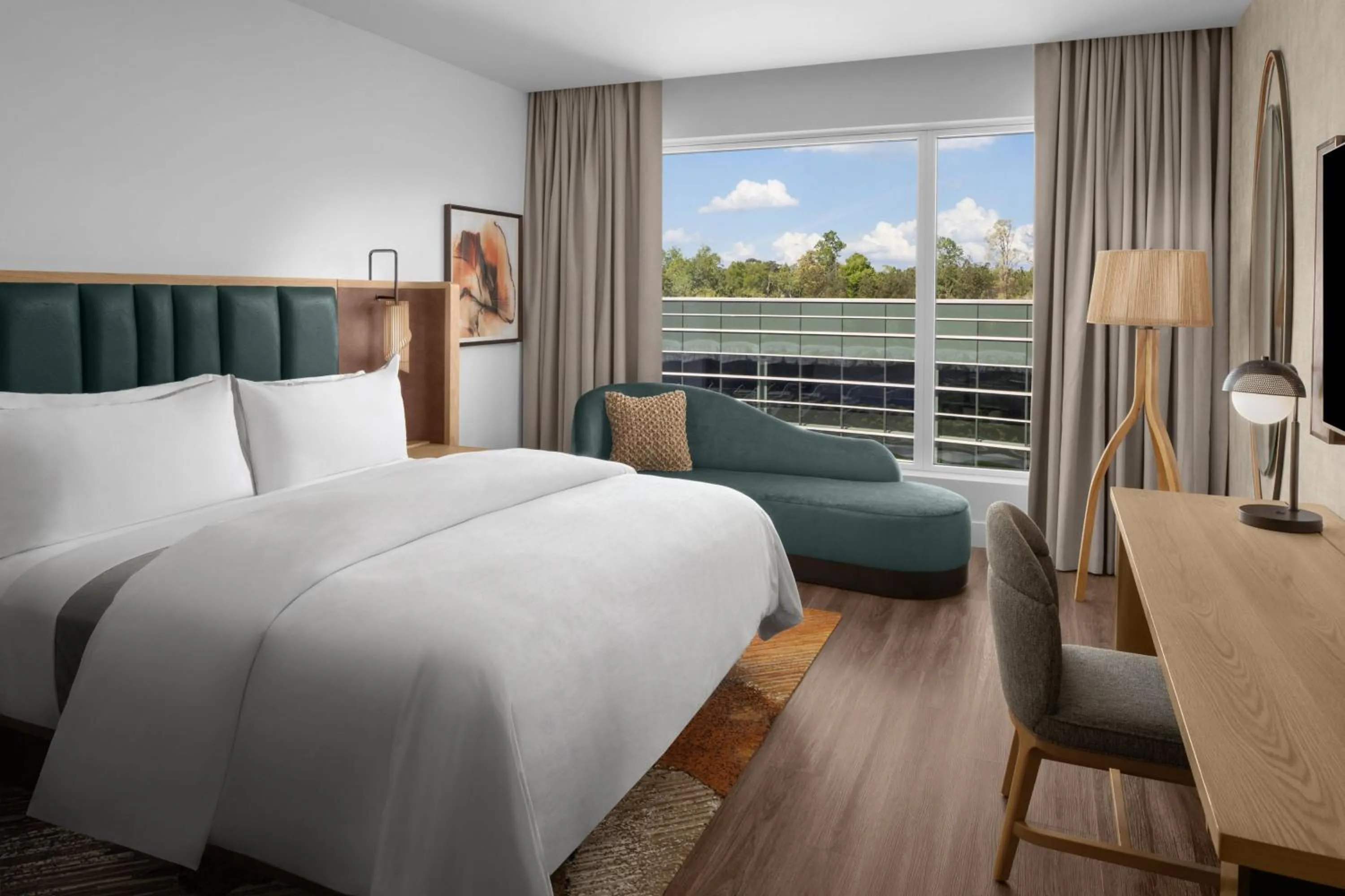 Photo of the whole room, Bed in The Westin Atlanta Gwinnett