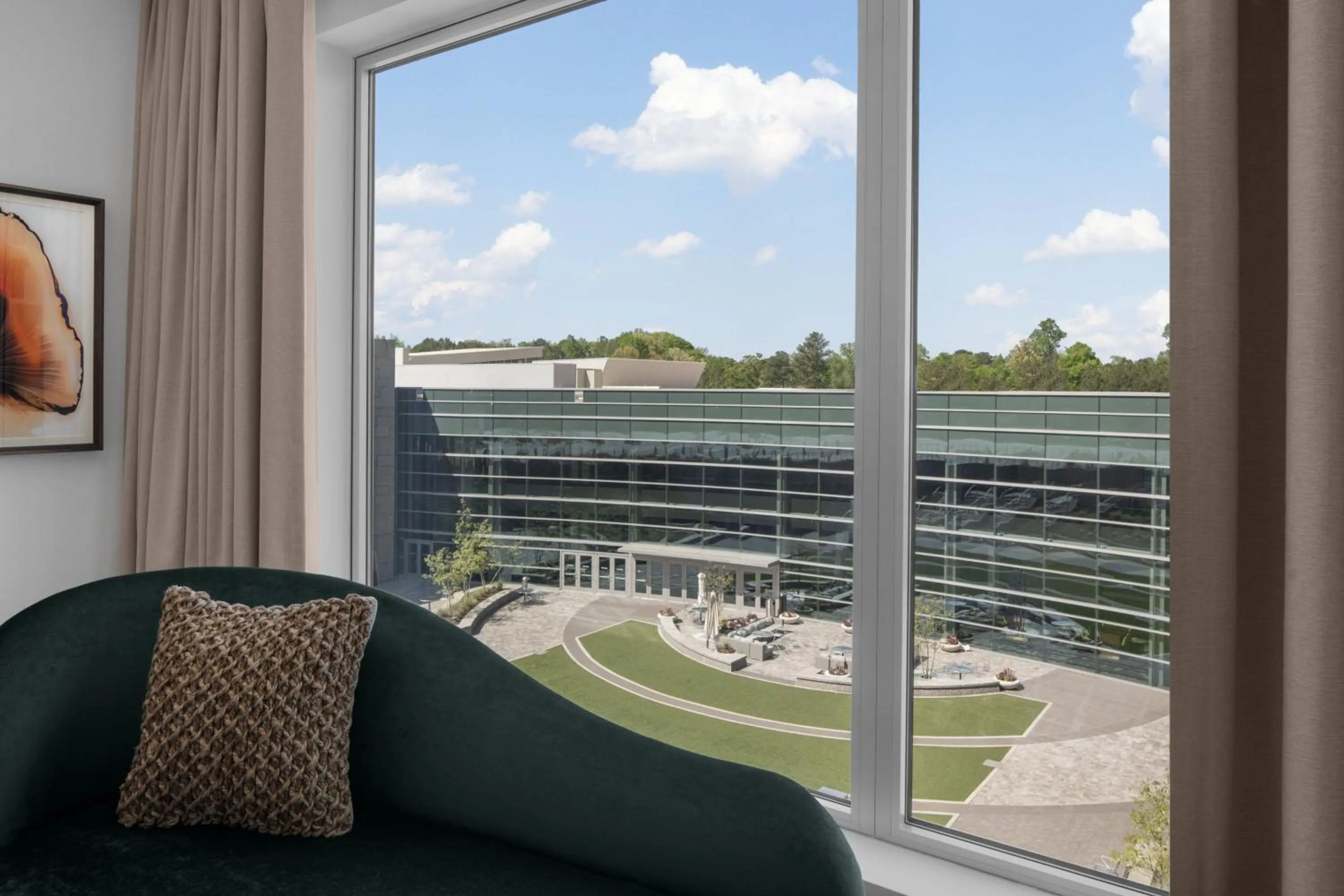 Photo of the whole room in The Westin Atlanta Gwinnett