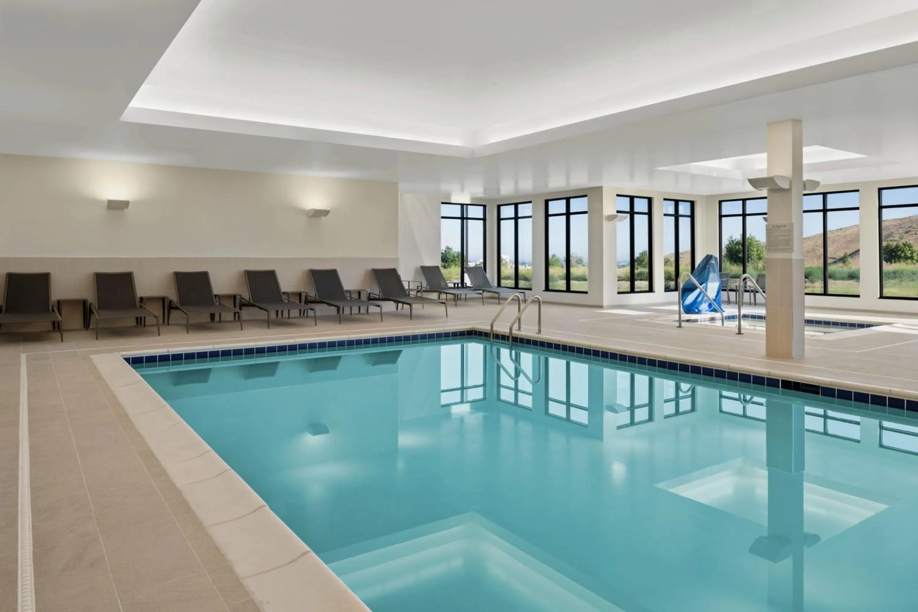 Swimming pool in Courtyard by Marriott Pocatello