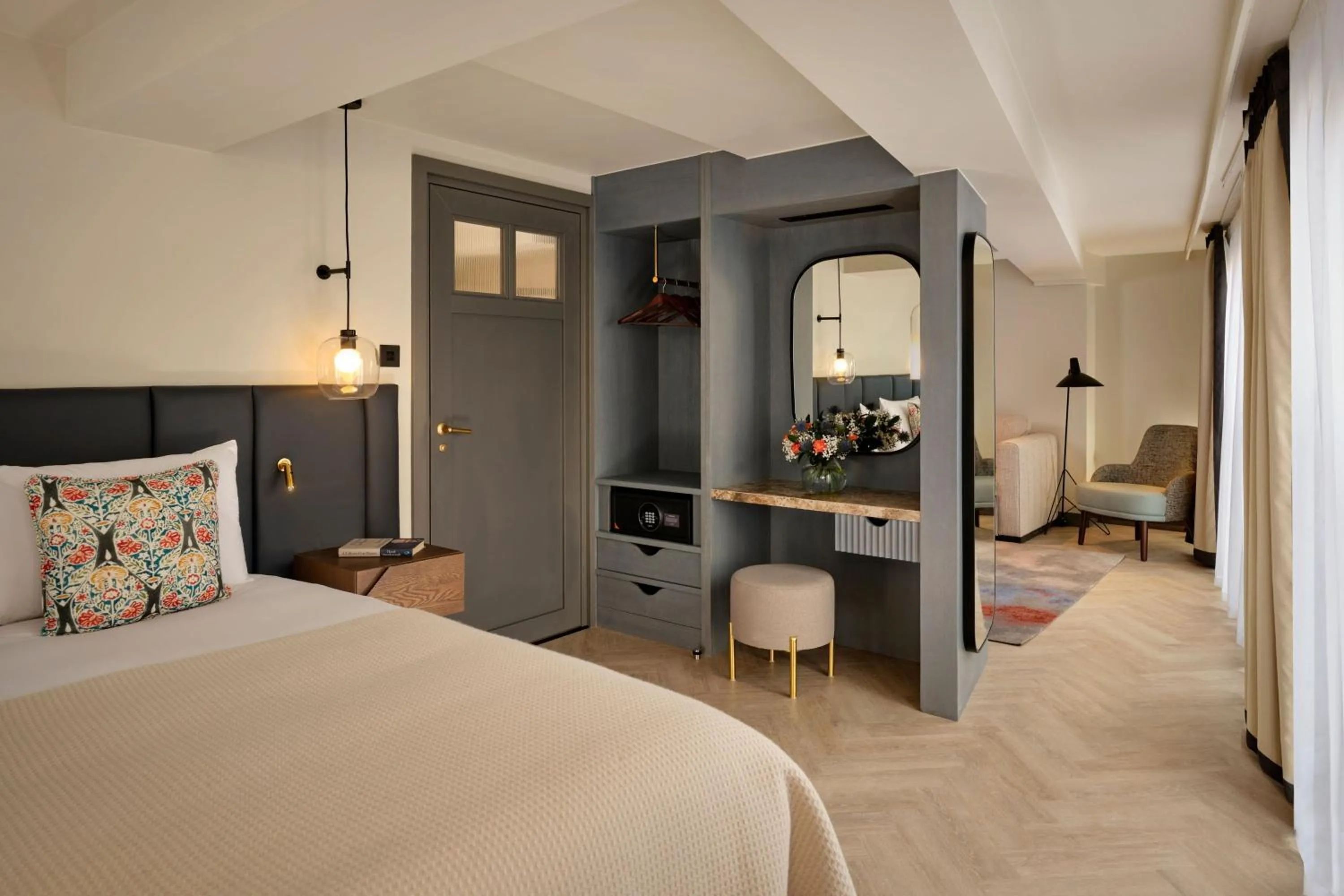 Photo of the whole room, Bed in The Reach at Piccadilly, Manchester, a Tribute Portfolio Hotel