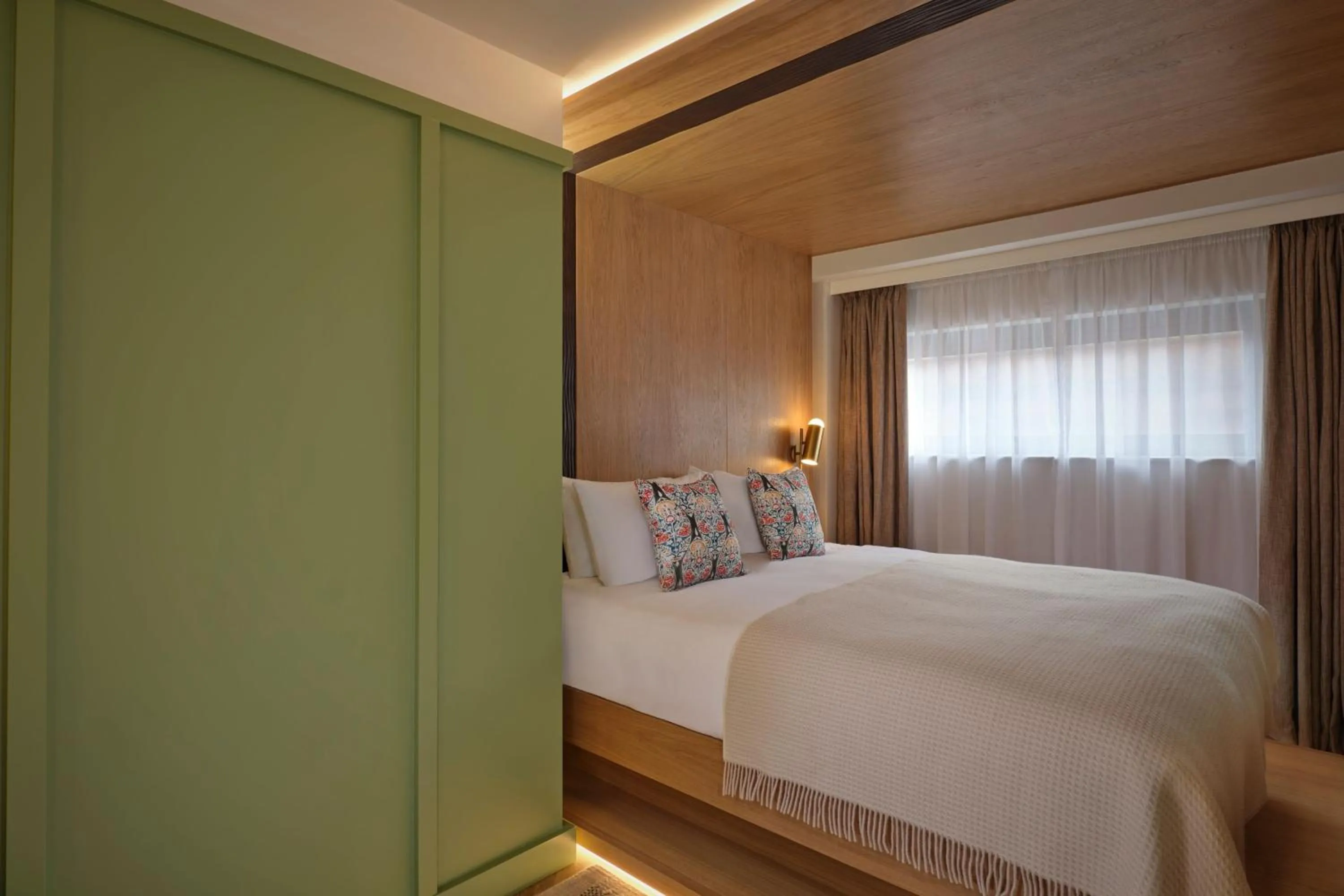 Photo of the whole room, Bed in The Reach at Piccadilly, Manchester, a Tribute Portfolio Hotel